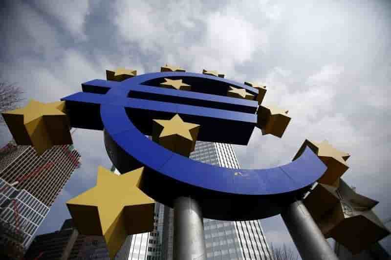 La BCE adopte un taux de dépôt négatif, taux refi réduit à 0,15%