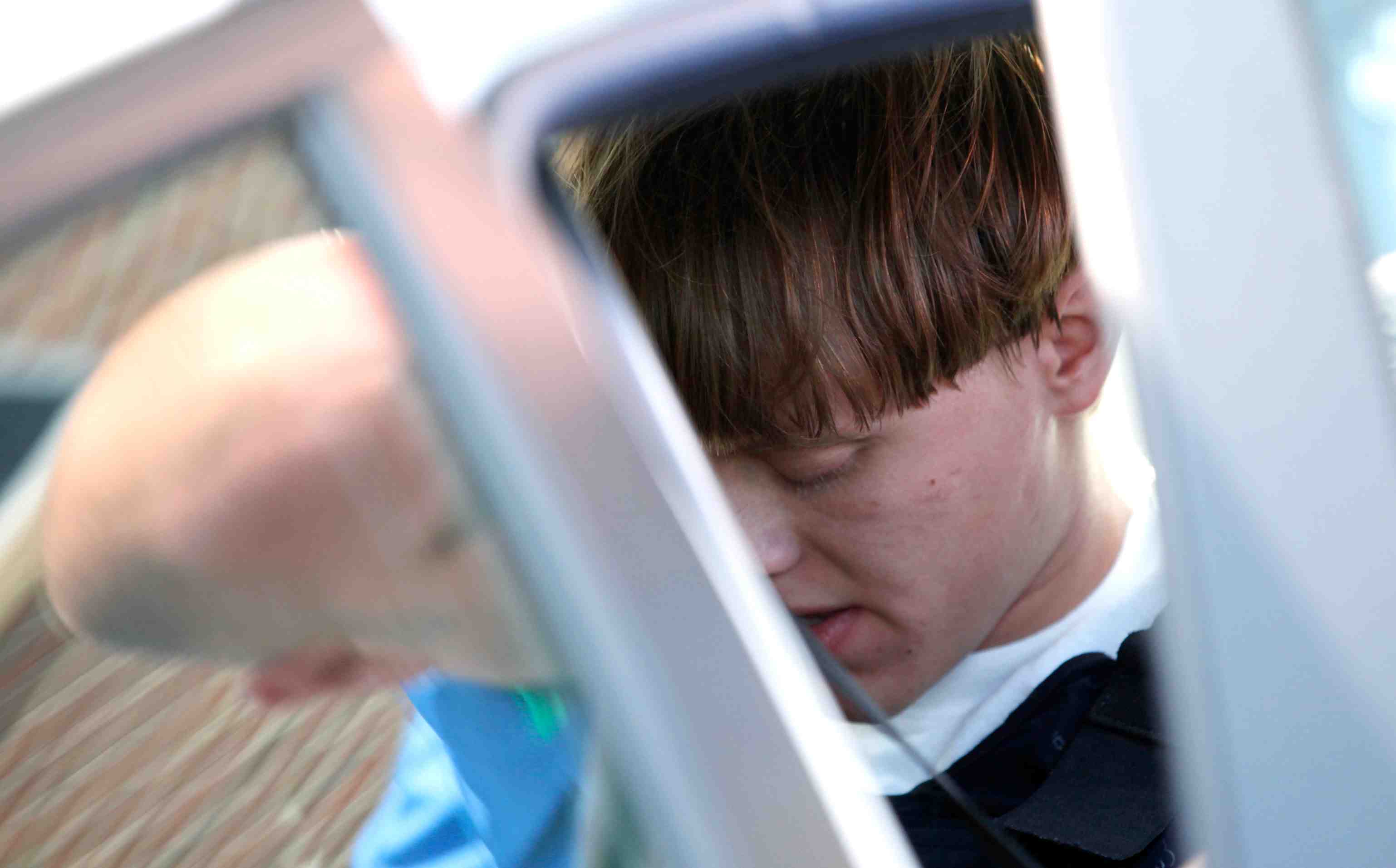 Le suspect de la tuerie de charleston maintenu en detention aux usa