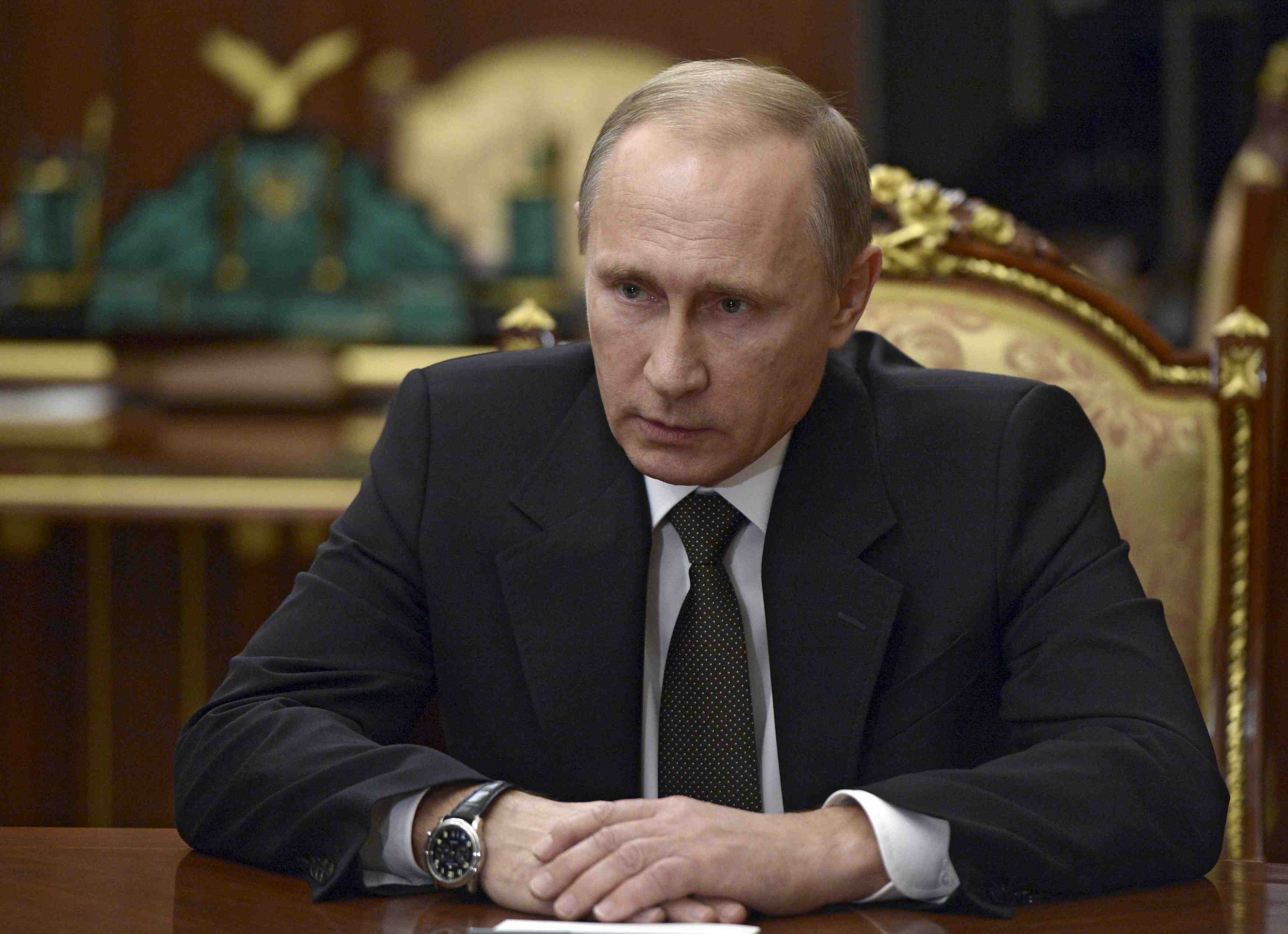 Poutine promet de punir les responsables de l'attentat contre l’airbus en egypte