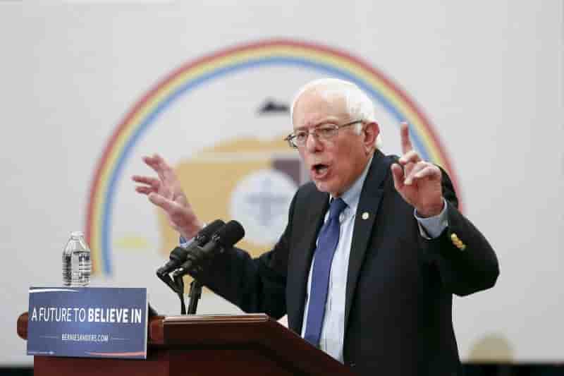 Bernie sanders ecarte l'idee qu'il devrait abandonner