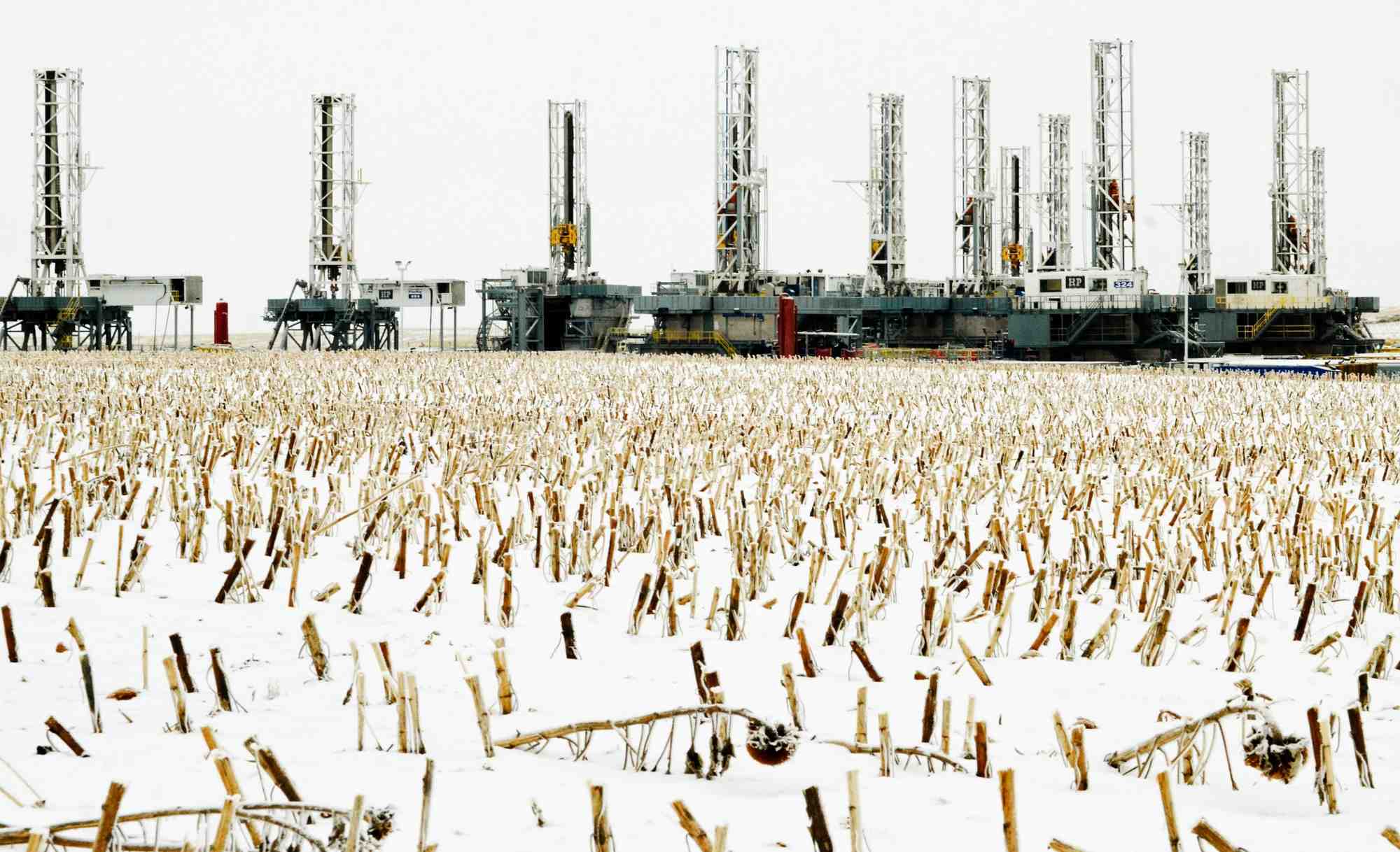 pétrole, attrition, Dakota du Nord, champ, brut, chute des prix du baril, gaz de schiste, fracturation hydraulique, dollar, Etats-Unis, neige, exploration pétrolière, Dickinson, forages, puits,