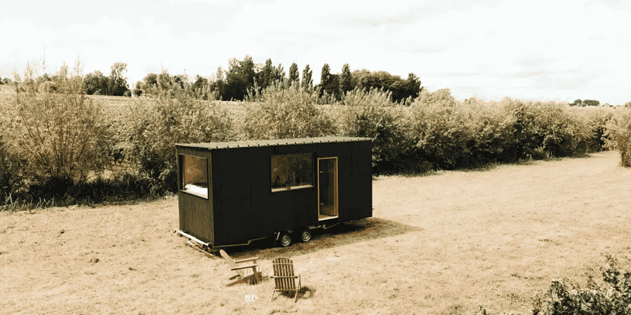 Un champ peut par exemple être loué pour accueillir un camping-car de passage ou une tiny house proposée à la location.