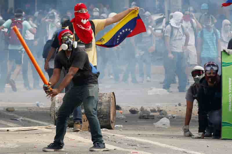 L'Eglise vénézuélienne accuse Maduro de dérive totalitaire