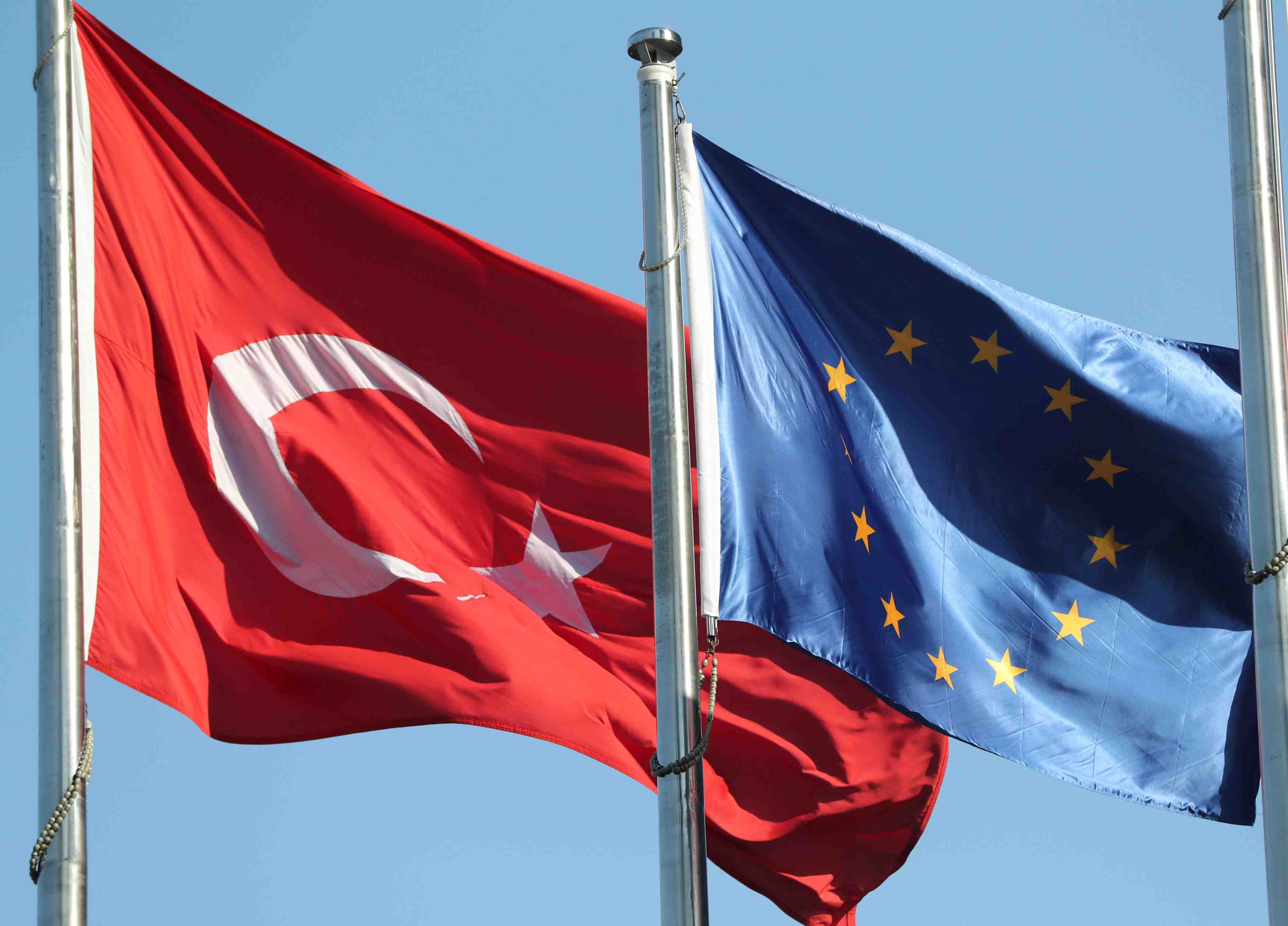 Sanctions de l'ue contre la turquie pour ses forages gaziers
