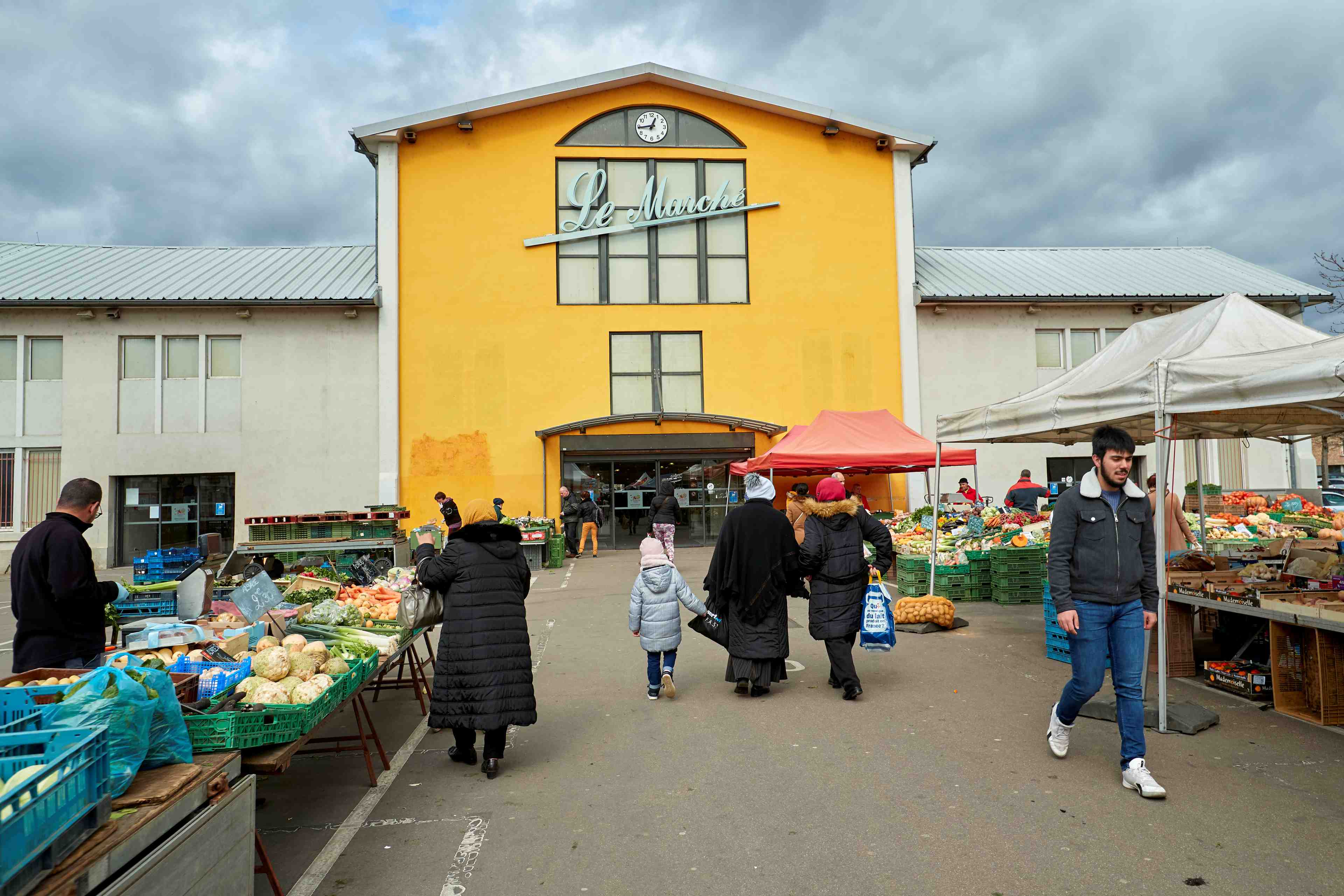 Un quart des marches rouverts en france