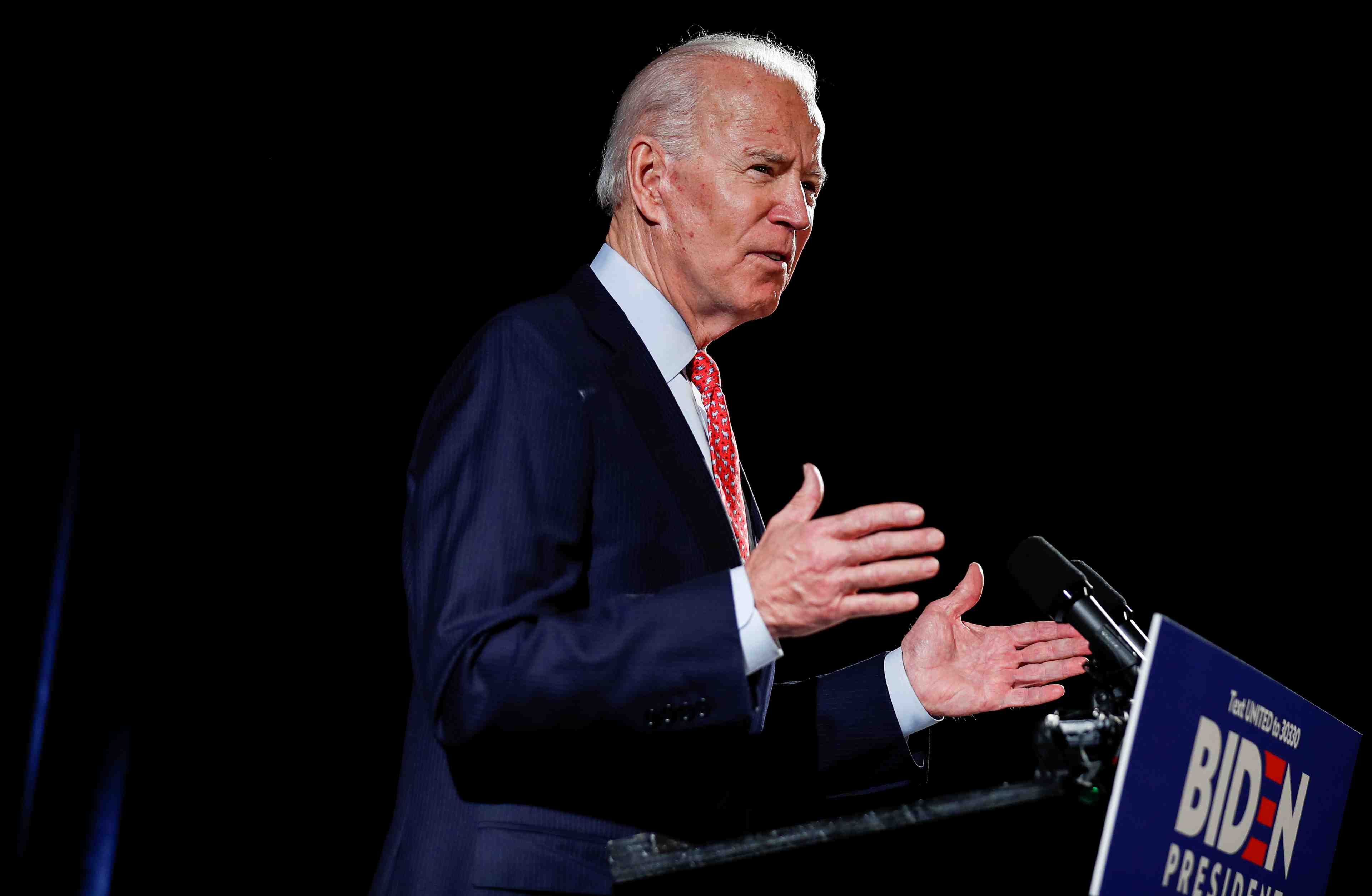 L'equipe de biden refute les accusations d'une ex-collaboratrice