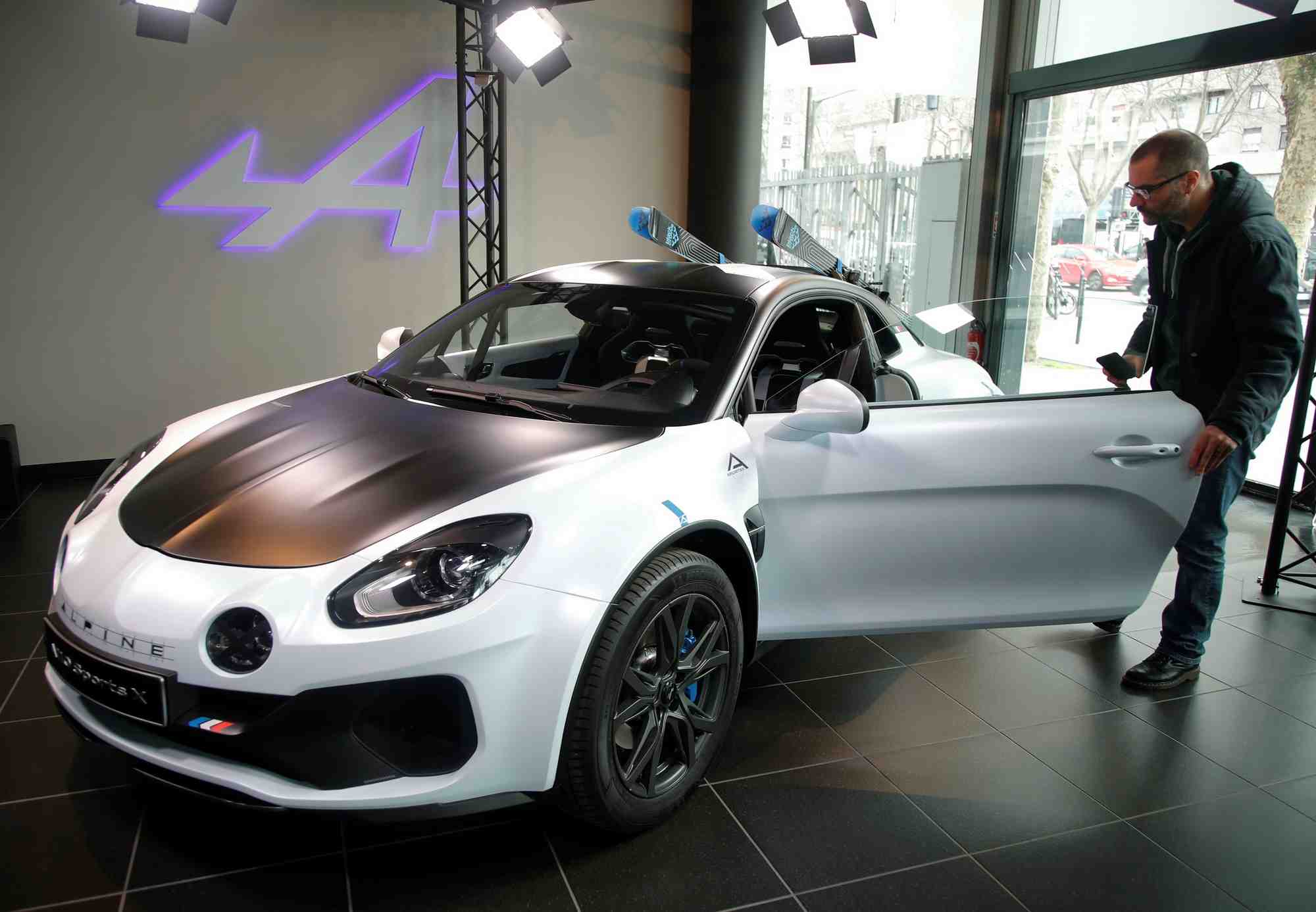 Inauguration de l'alpine a110 legende gt