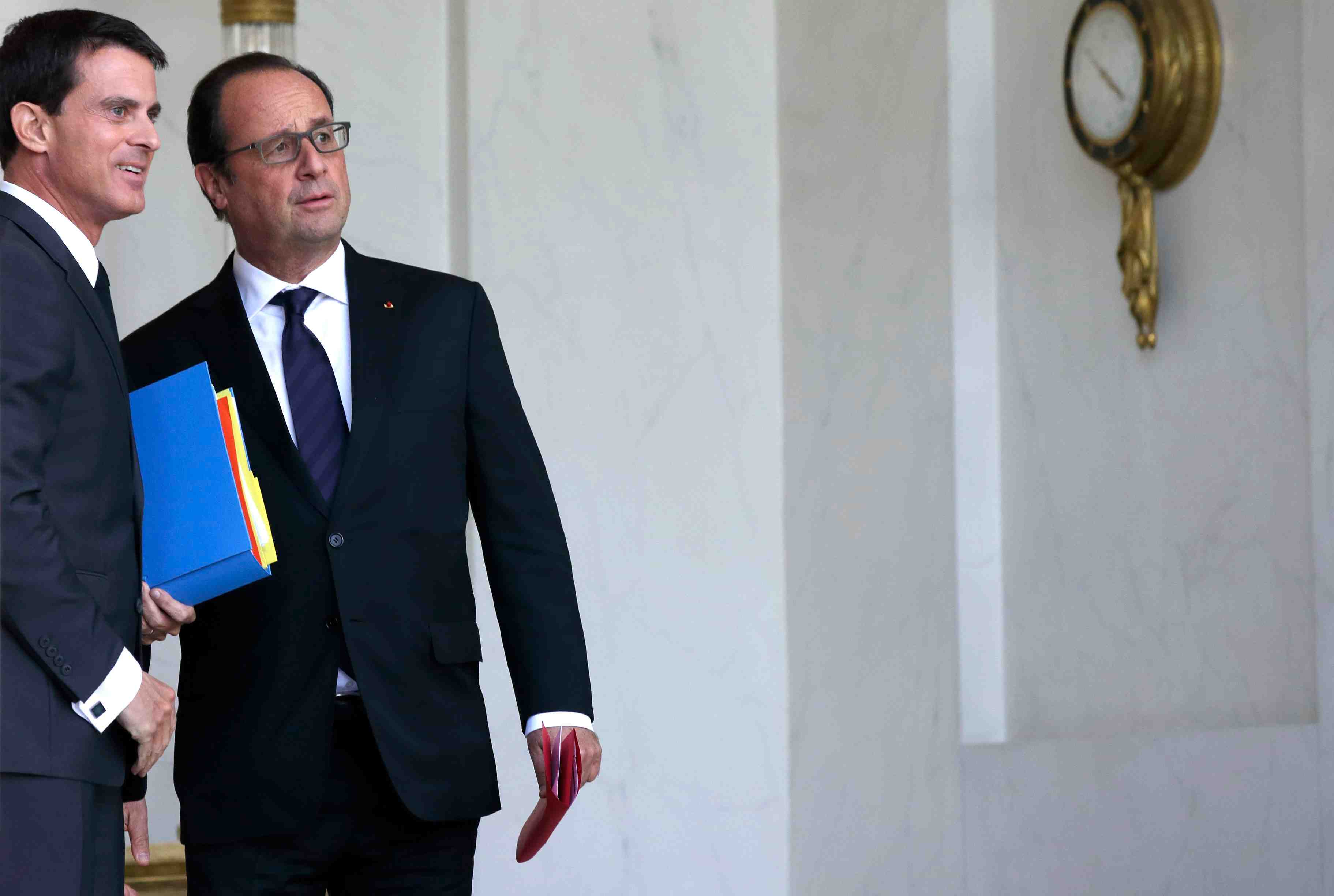 Selon le barometre tns sofres, la popularite de l'executif recule