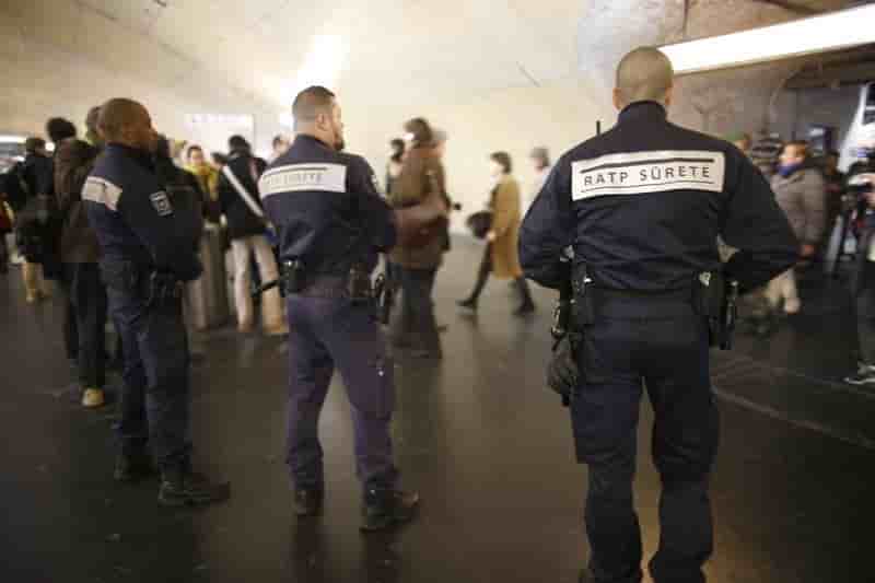 Les policiers municipaux, la securite de la sncf et de la ratp peuvent porter des pistolets