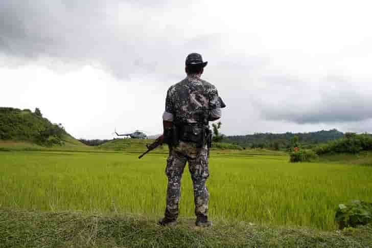Birmanie: l'armee dit que des soldats ont assassine 10 rohingya