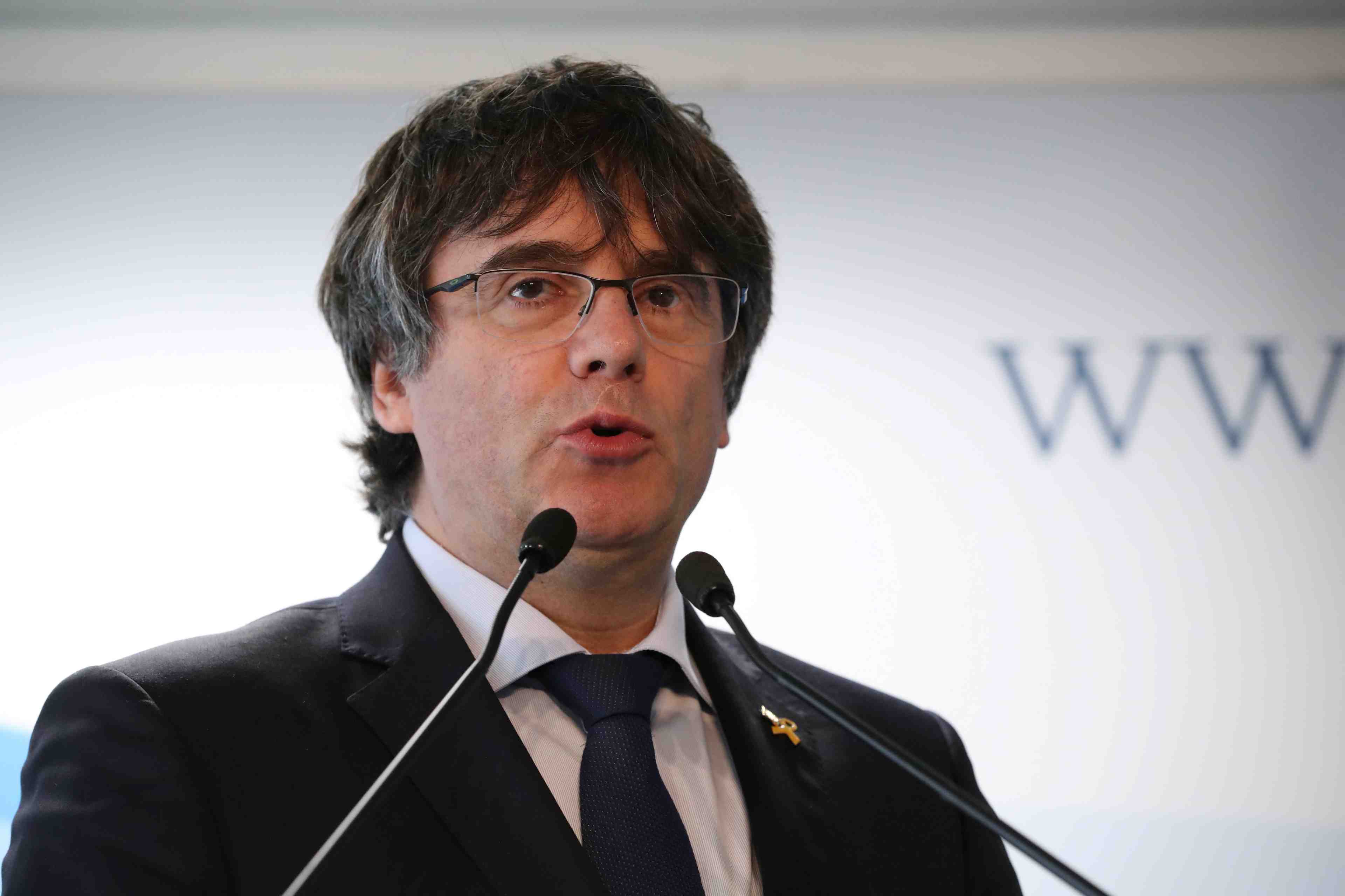 Un mandat d'arret europeen emis contre le catalan carles puigdemont