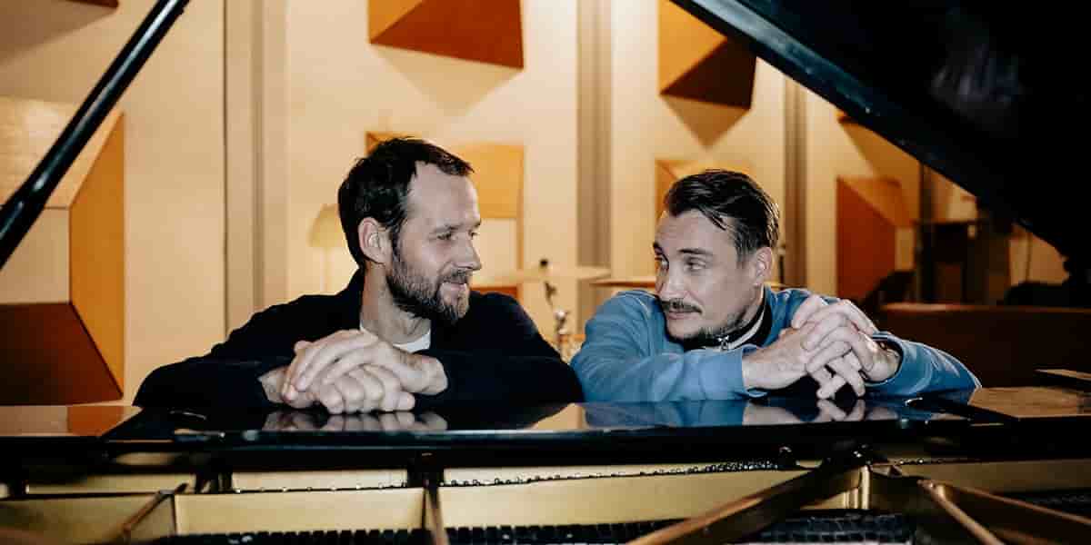De gauche à droite, Benjamin Lavernhe et Pierre Lottin, lundi à Paris.