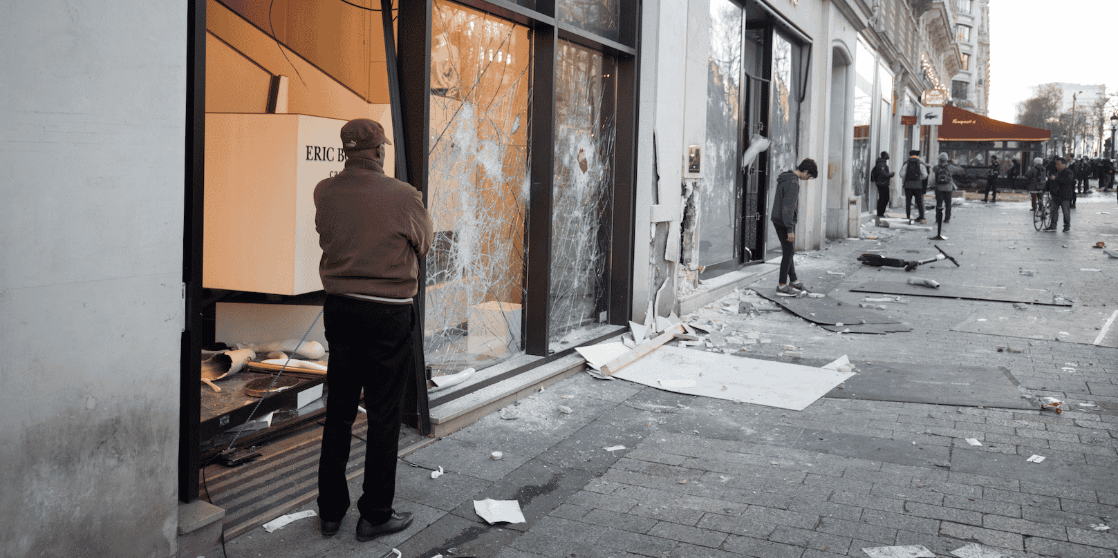 vitrines brisées