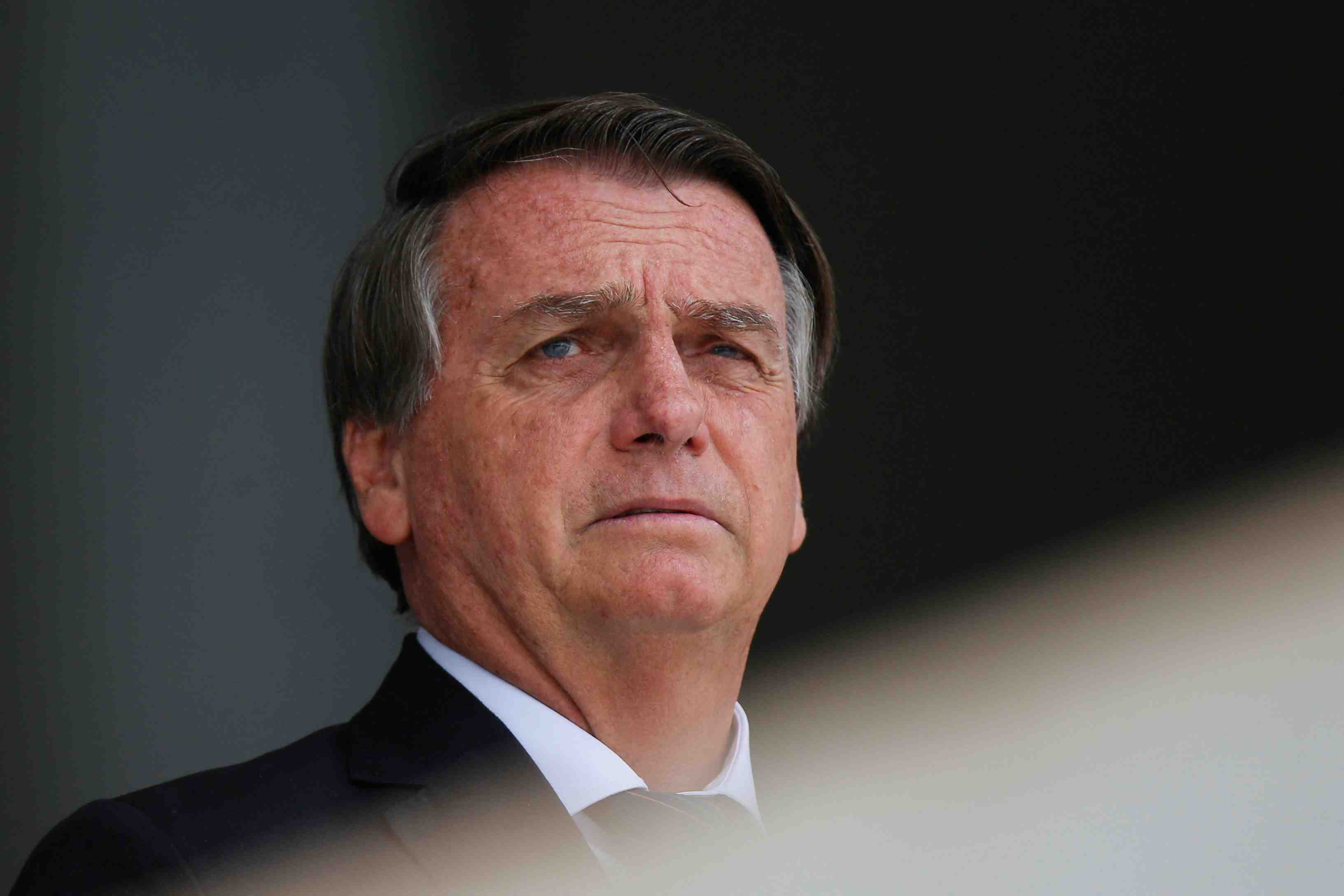 Bresil: bolsonaro ne doit pas etre opere de son occlusion intestinale