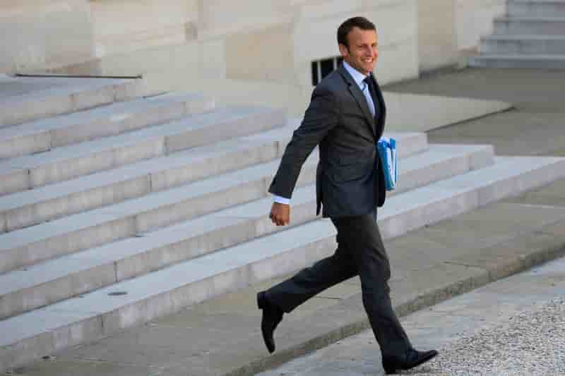 Emmanuel macron demande a alcatel de patienter sur le dossier michel combes