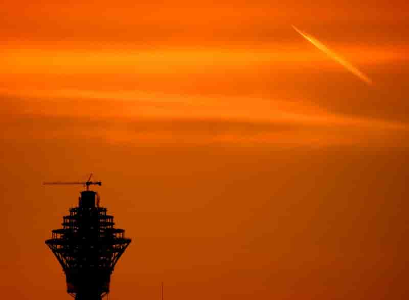 Bouygues, adp et vinci pourraient signer des contrats pour les aeroports iraniens