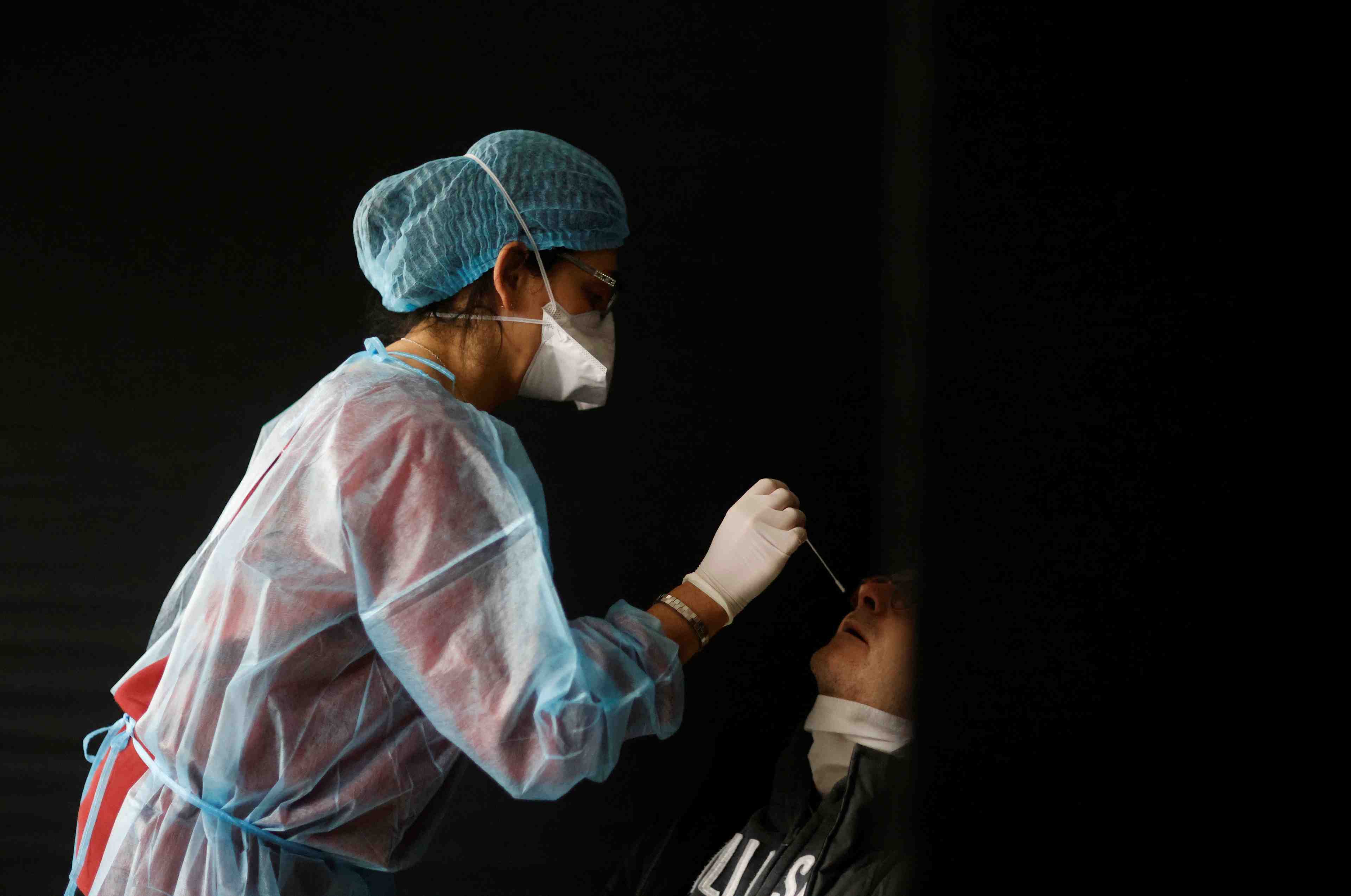 Coronavirus: la france enregistre pres de 14.000 nouveaux cas en 24 heures
