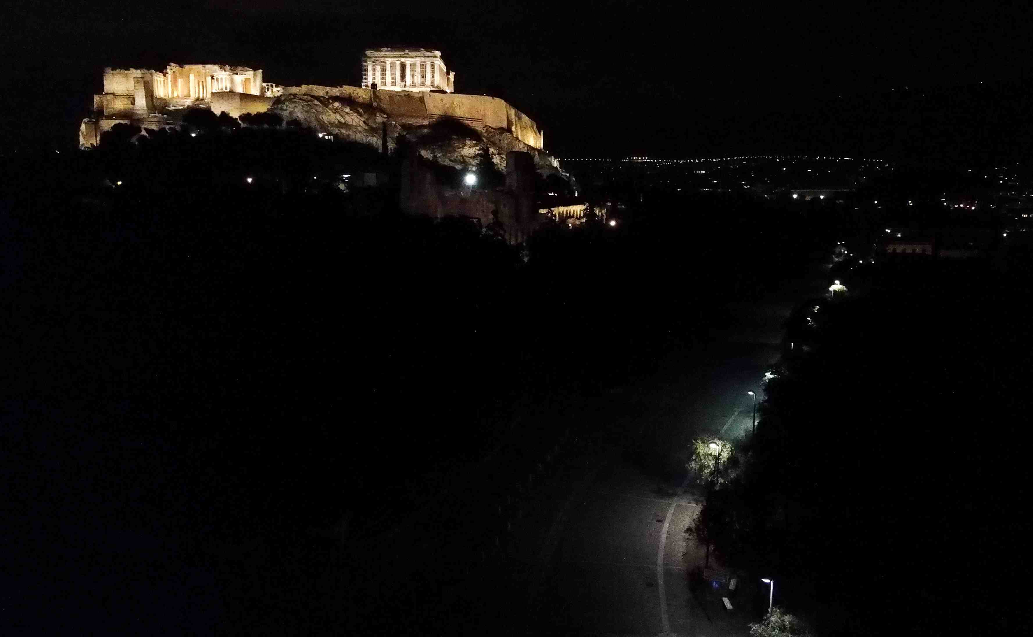 S&p releve la note de credit de la grece