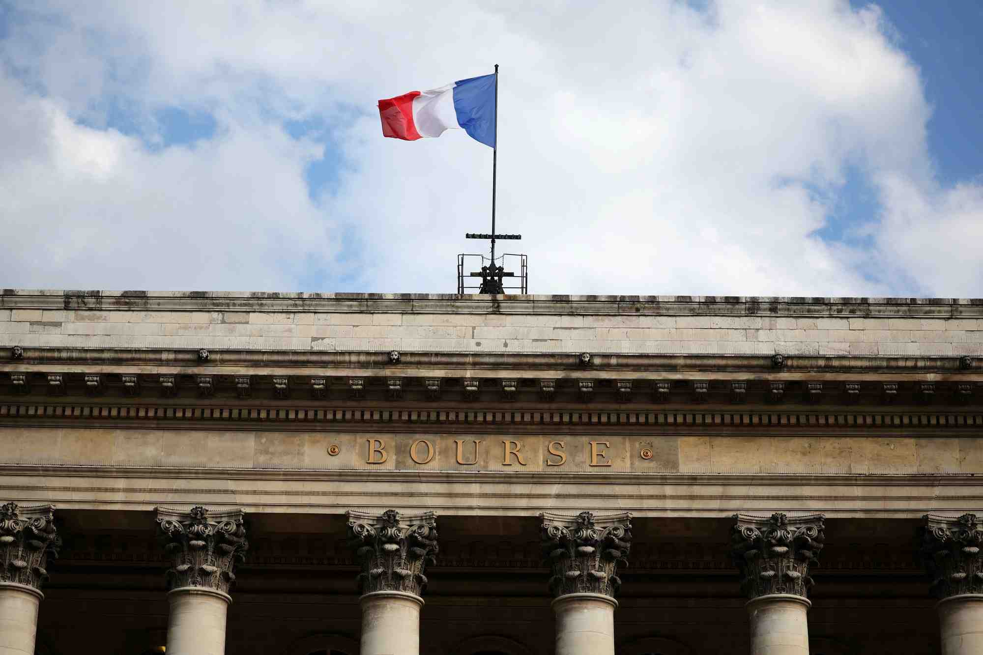 Les bourses europeennes terminent en hausse