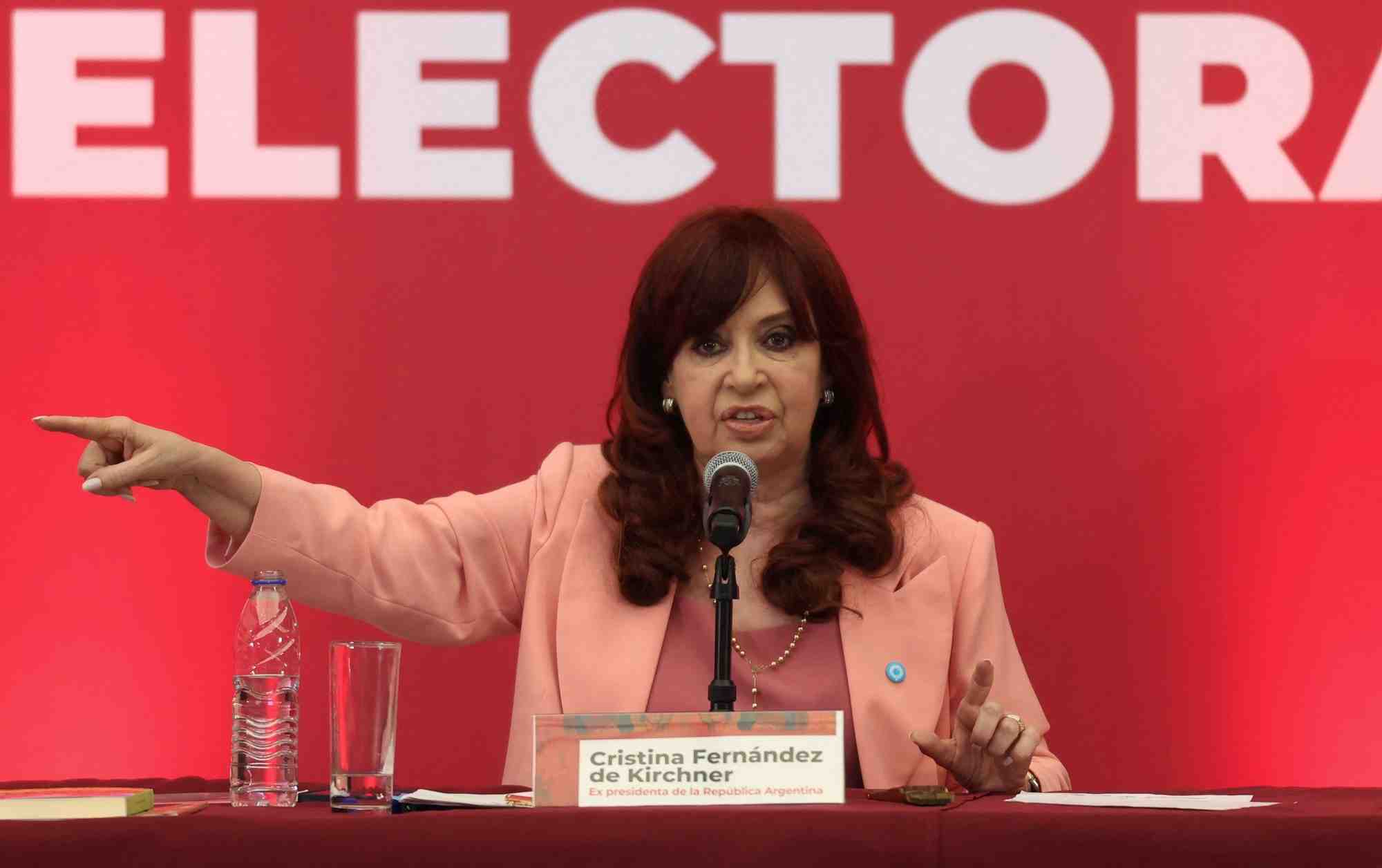 L'ancienne presidente argentine cristina fernandez de kirchner lors d'un evenement a mexico