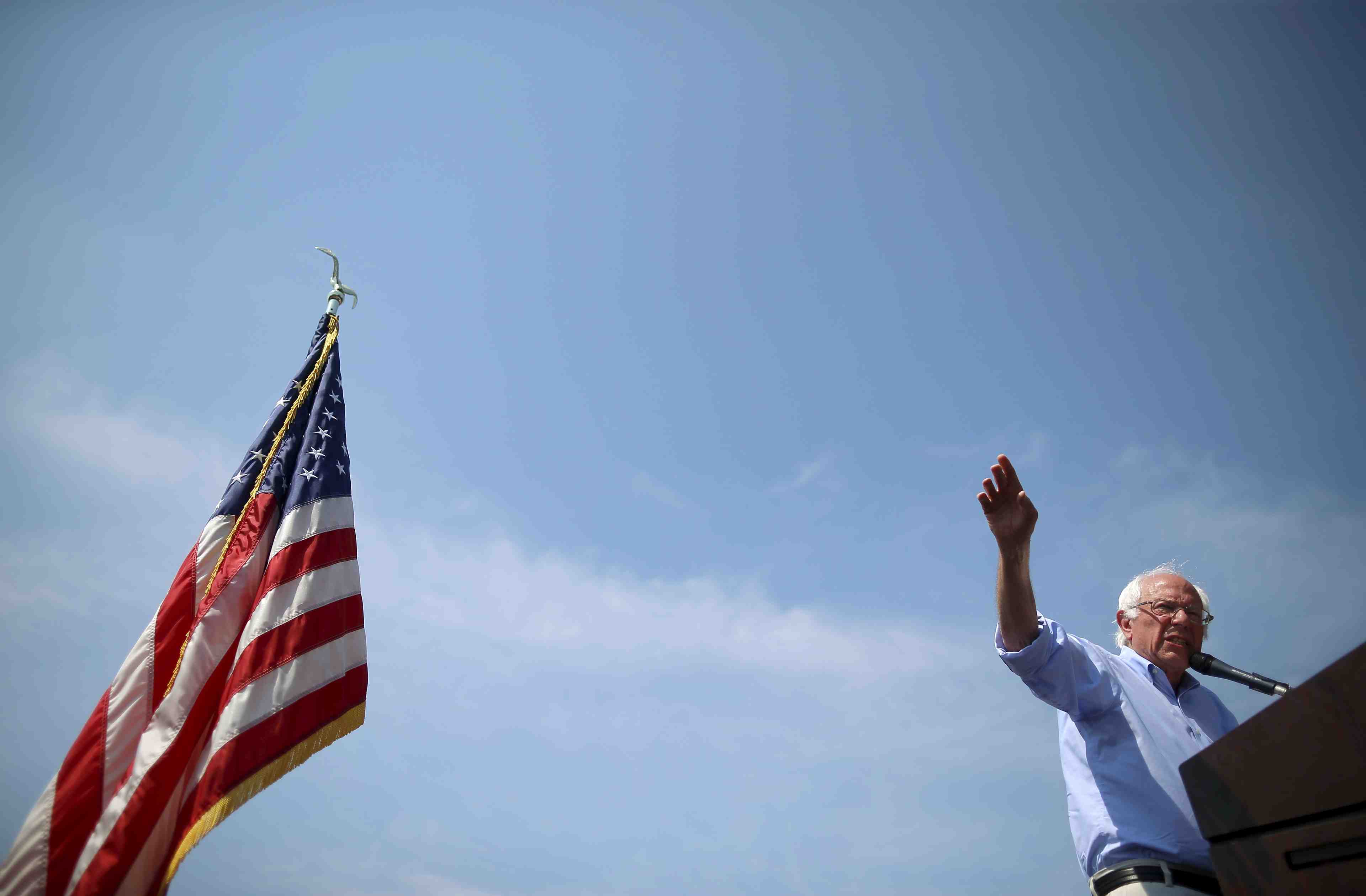 Bernie sanders tente de seduire l'electorat noir americain