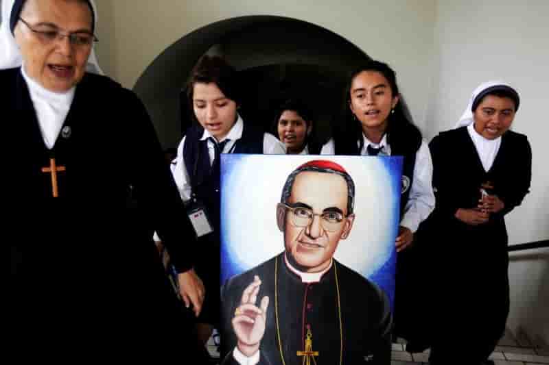 L'archeveque salvadorien oscar romero va etre canonise