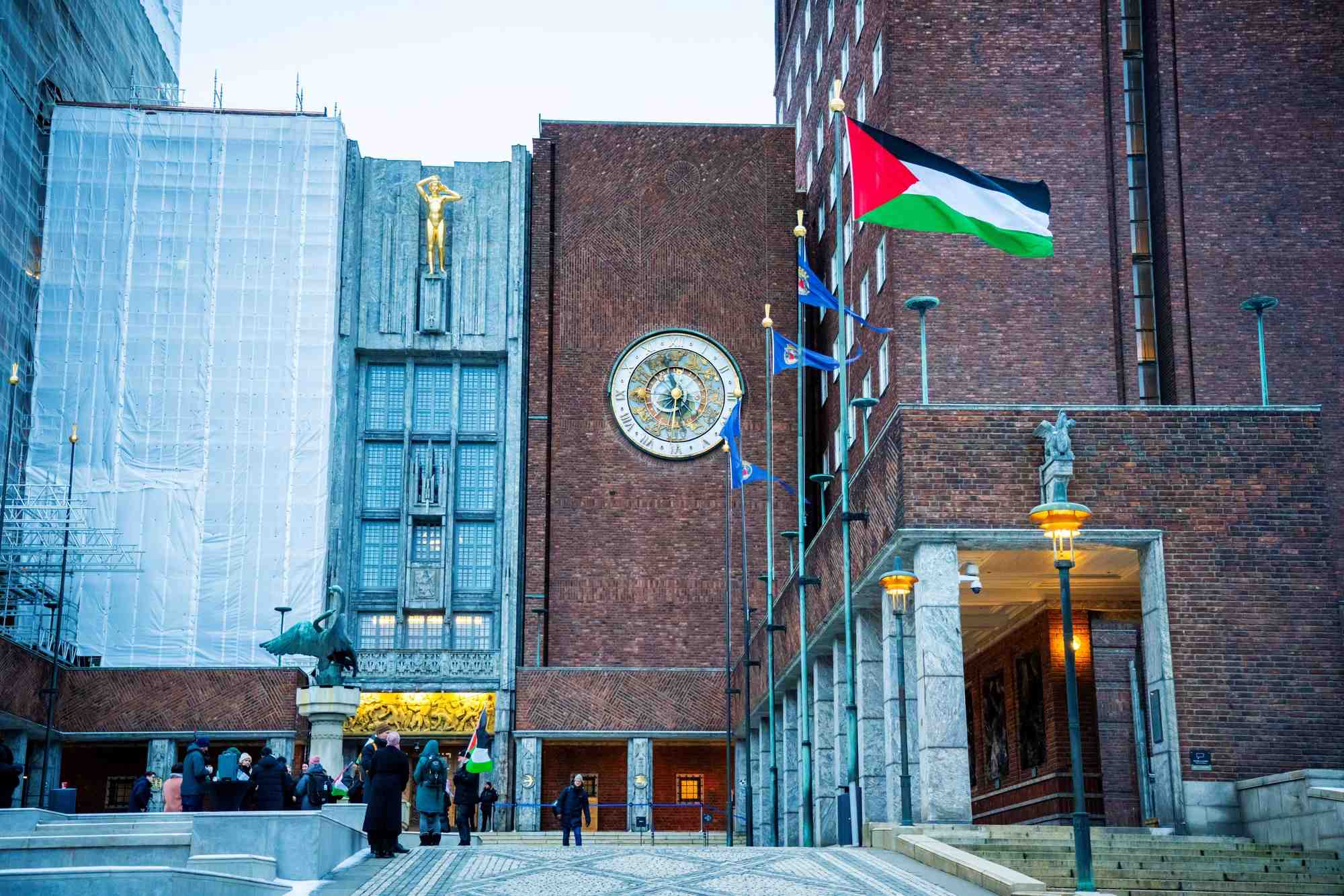 Photo d'archives: le drapeau palestinien dans la cour de l'hotel de ville d'oslo