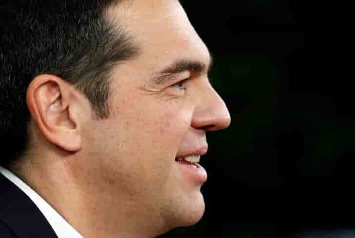 Tsipras salue un "accord historique" sur la dette grecque