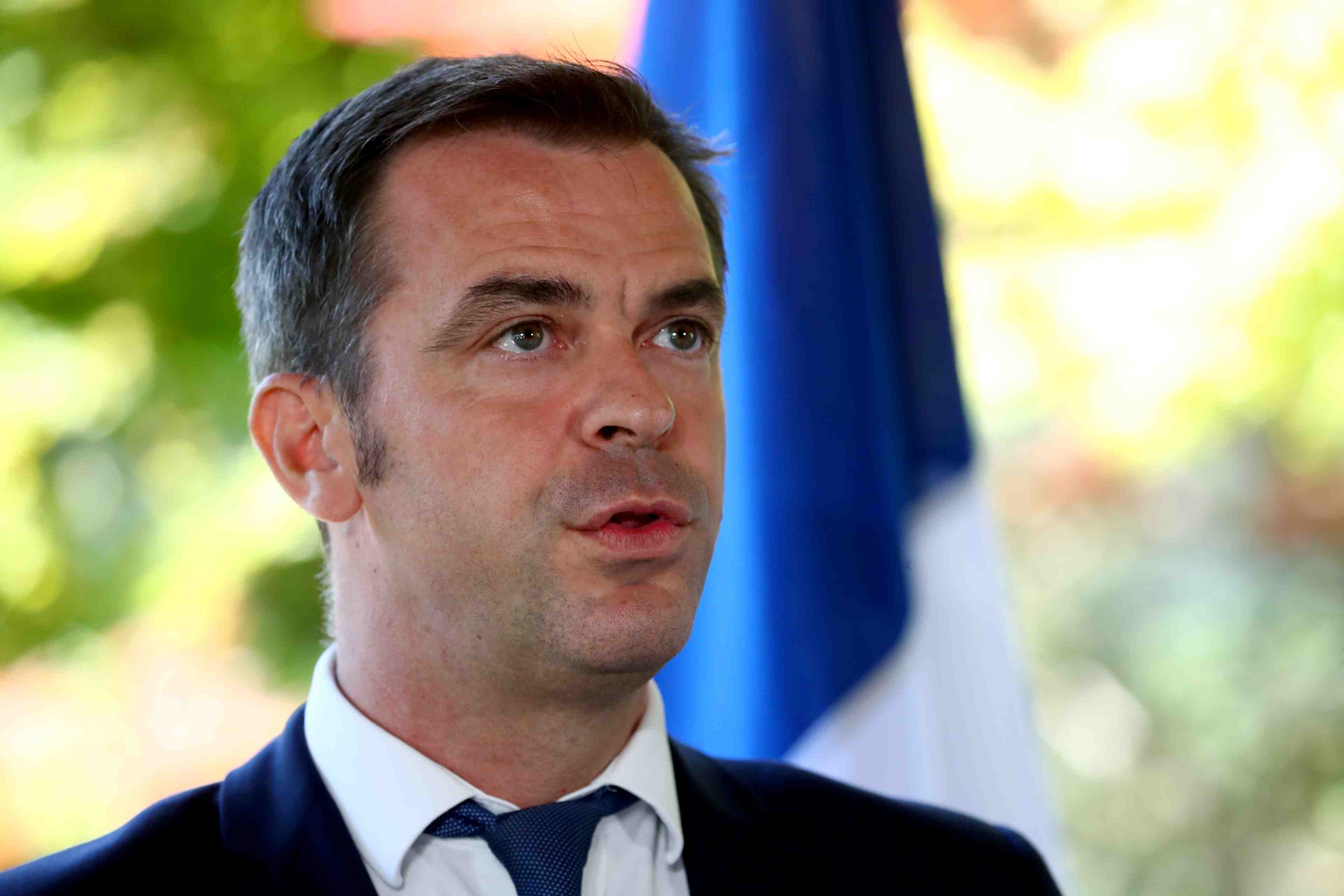 Coronavirus: la situation reste controlee malgre les 200 clusters en france, declare veran