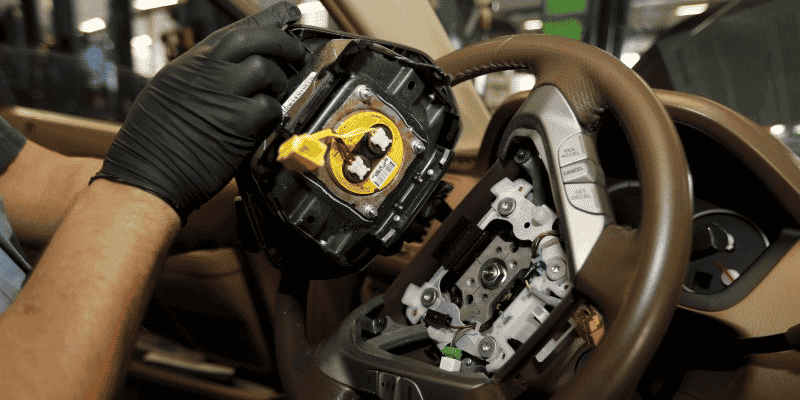 Plus de 330.000 véhicules du groupe font l'objet d'un rappel aux Etats-Unis pour un problème de capteur pouvant empêcher le déploiement correct d'un airbag.