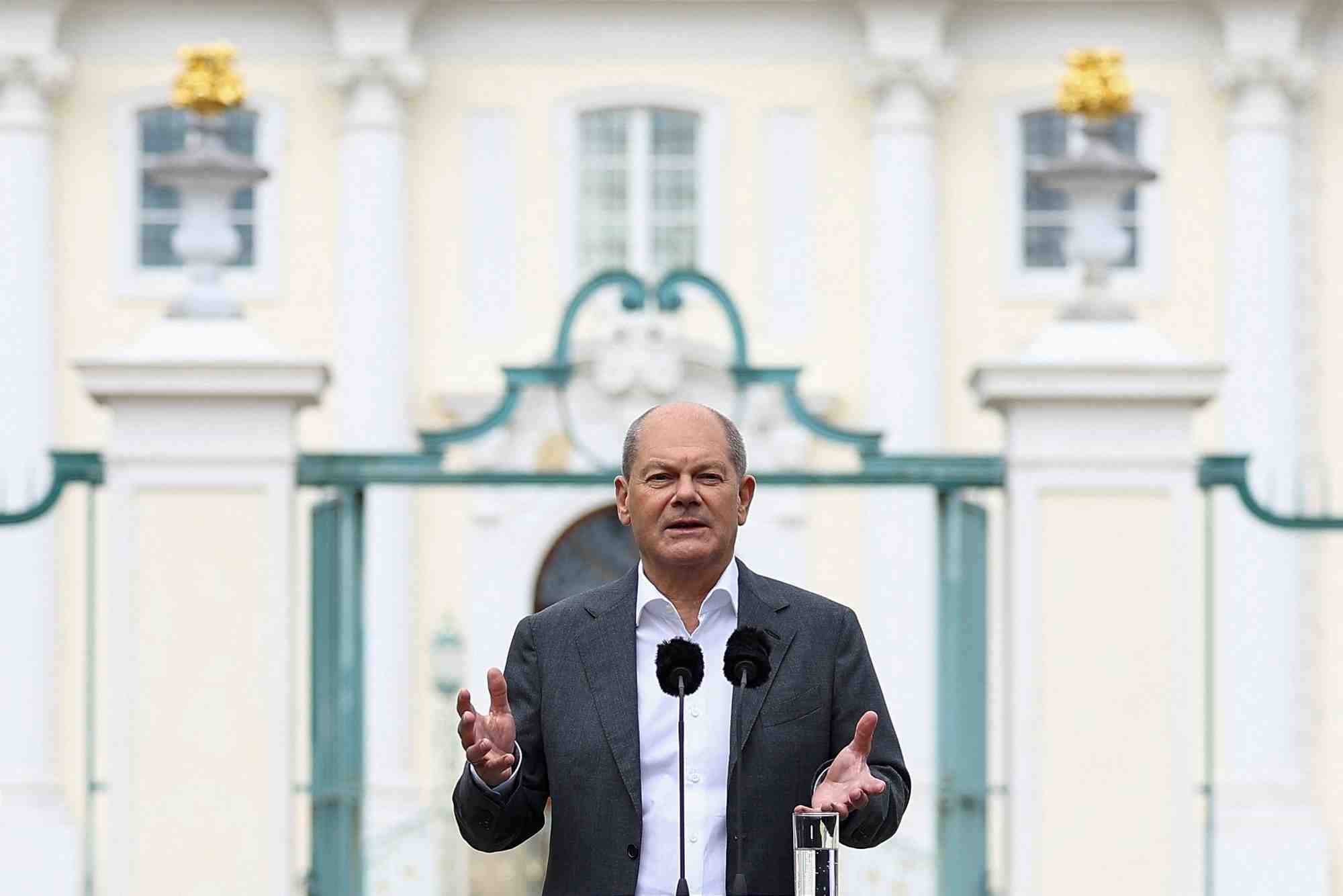 Reunion du cabinet allemand au chateau schloss meseberg, pres de gransee