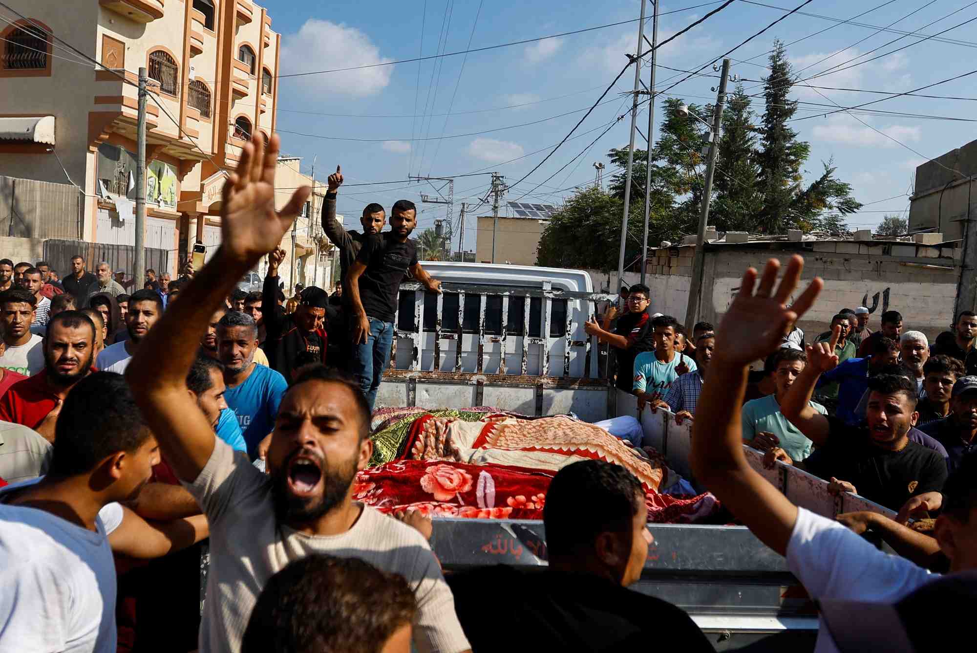 Funerailles d'une famille tuee a gaza