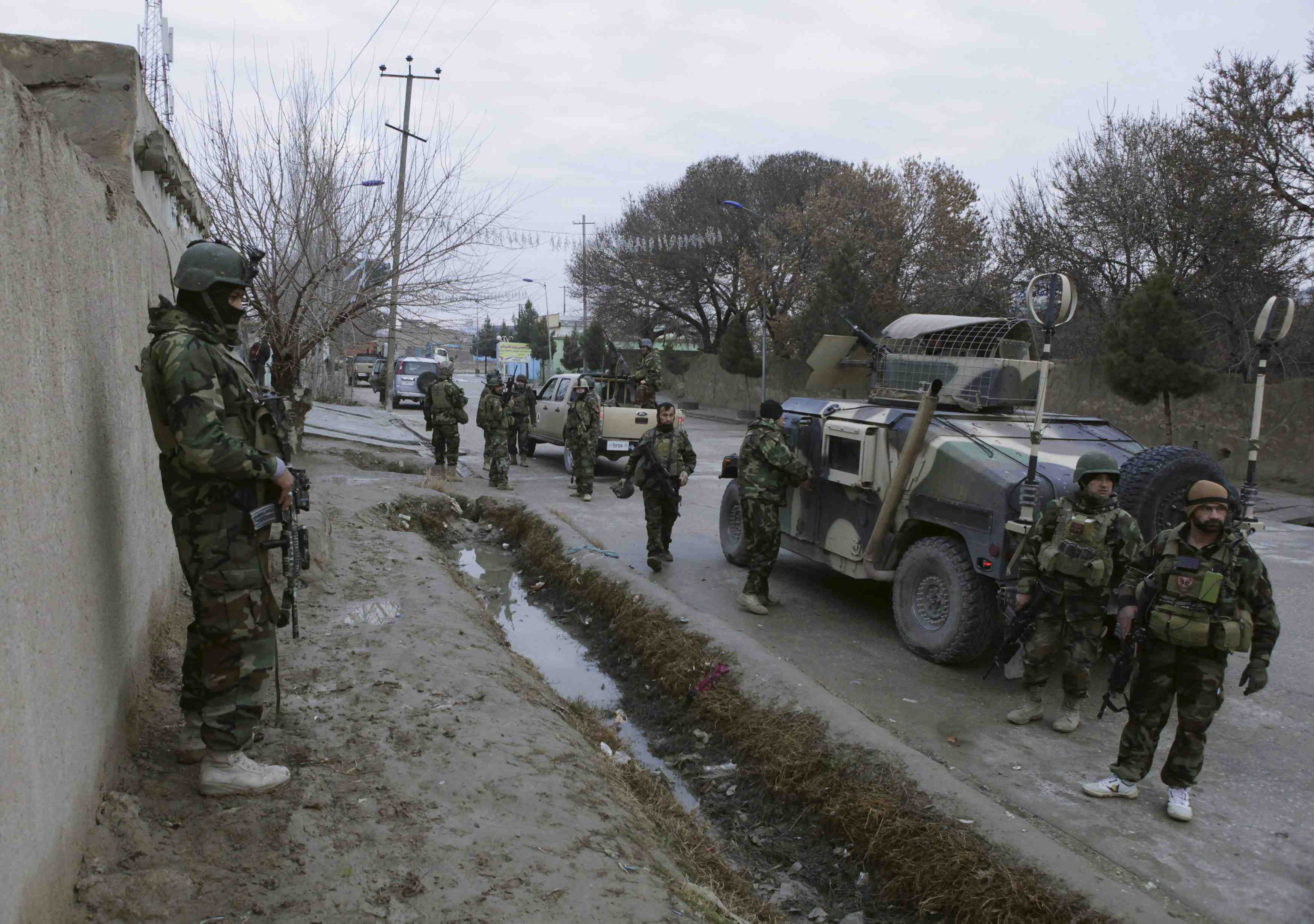 Attaque pres du consulat indien a mazar-i-charif en afghanistan