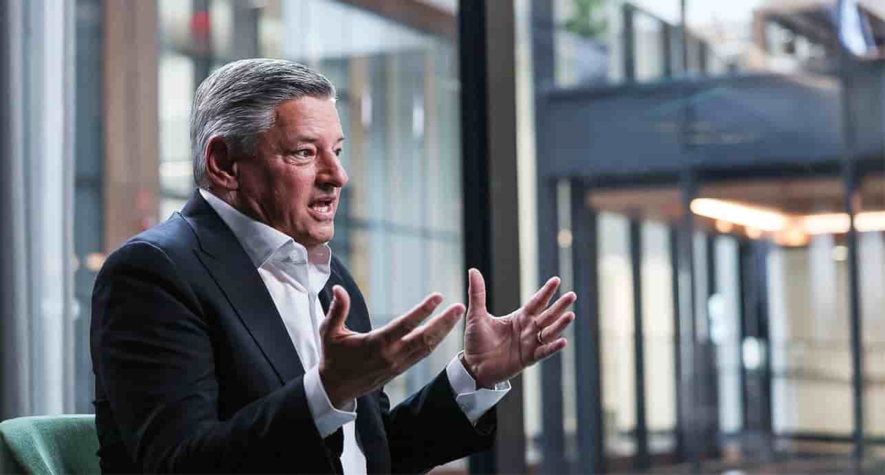 Ted Sarandos, co-PDG de Netflix, explique le lien qui unit la plateforme de streaming et l'Hexagone, à quelques jours du sommet Choose France.