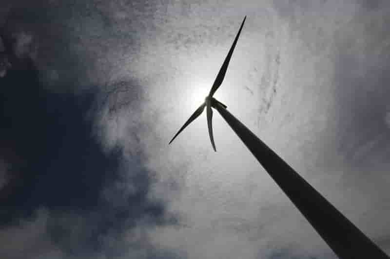 Les eoliennes en mer au large de fecamp contestees