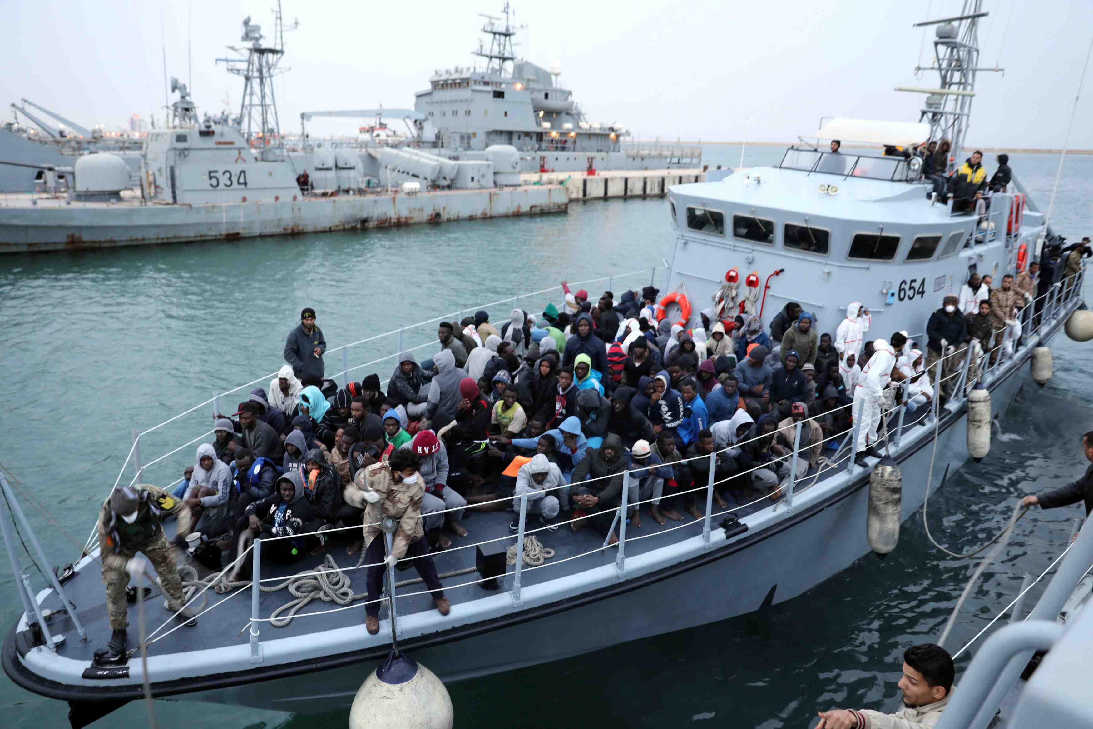 Une cinquantaine de migrants auraient peri au large de la libye