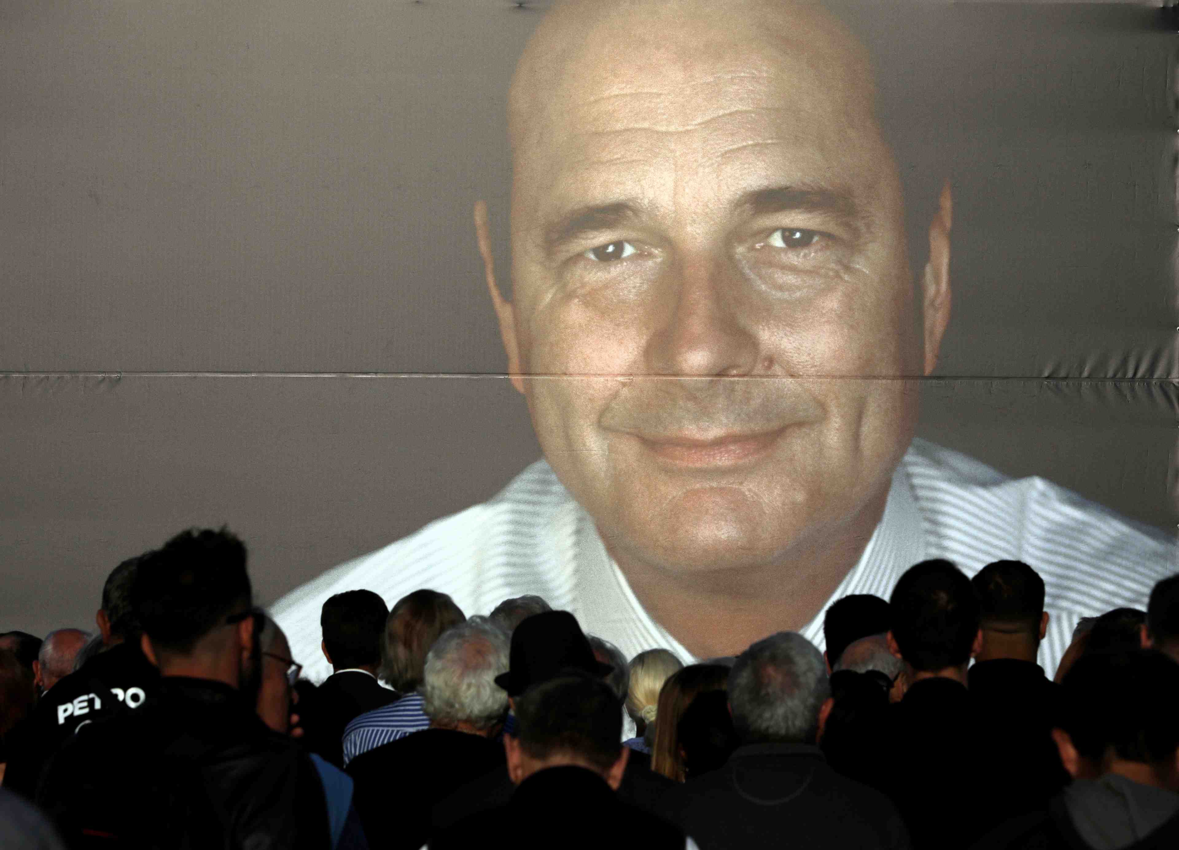 Chirac au cote du general de gaulle au pantheon de la ve, selon un sondage ifop