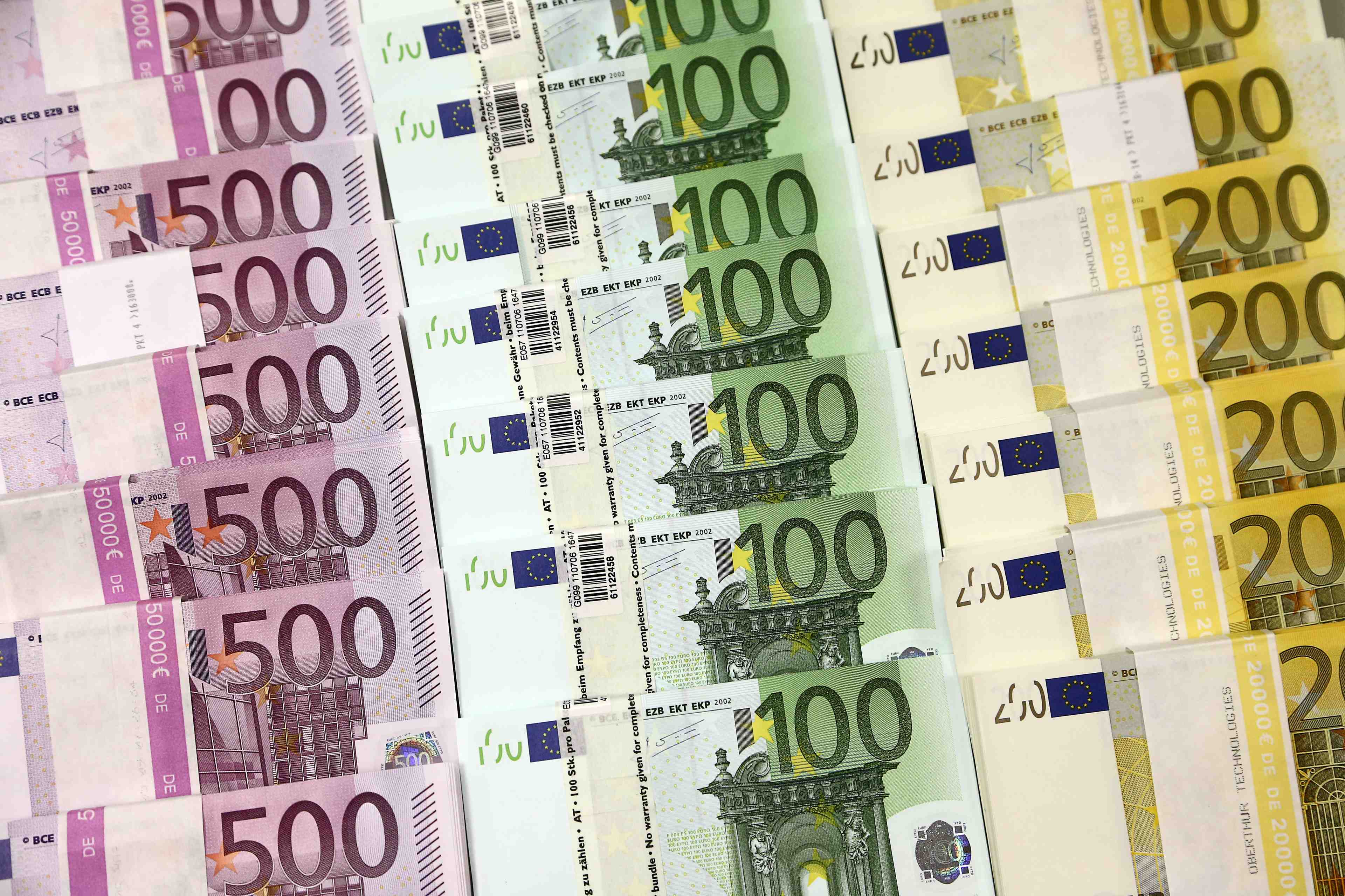 France: l'insee prevoit un rebond de l'economie au premier semestre 2021