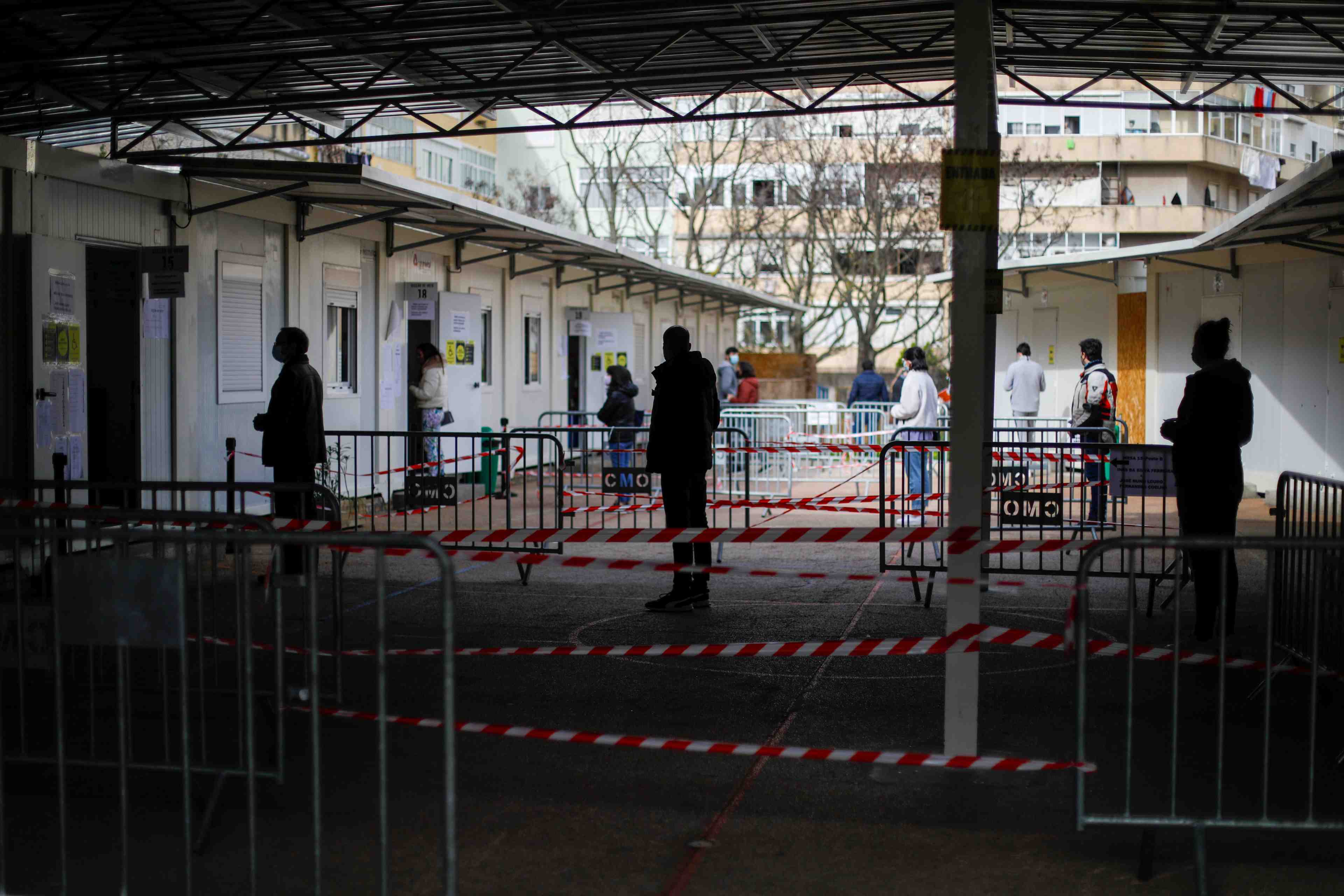 Les portugais se rendent aux urnes en pleine flambee epidemique