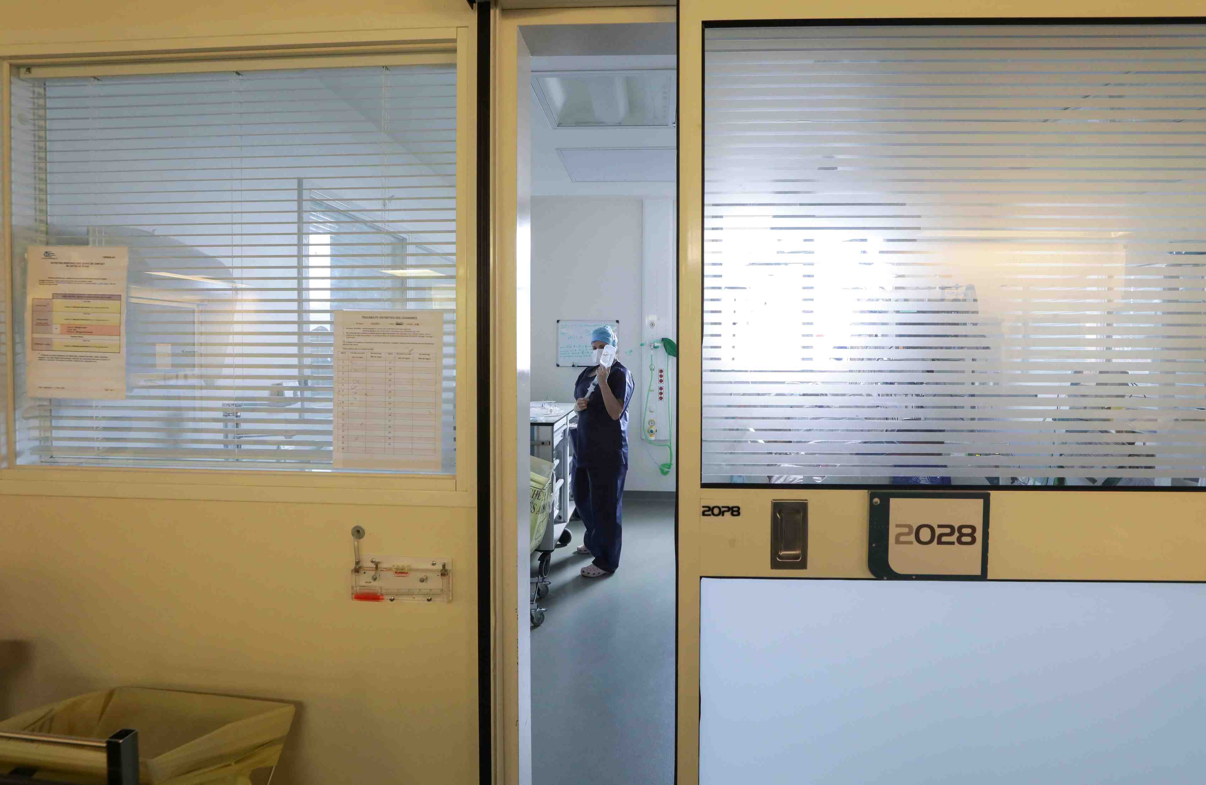 Coronavirus: la france fait etat de plus de 3.500 personnes en reanimation