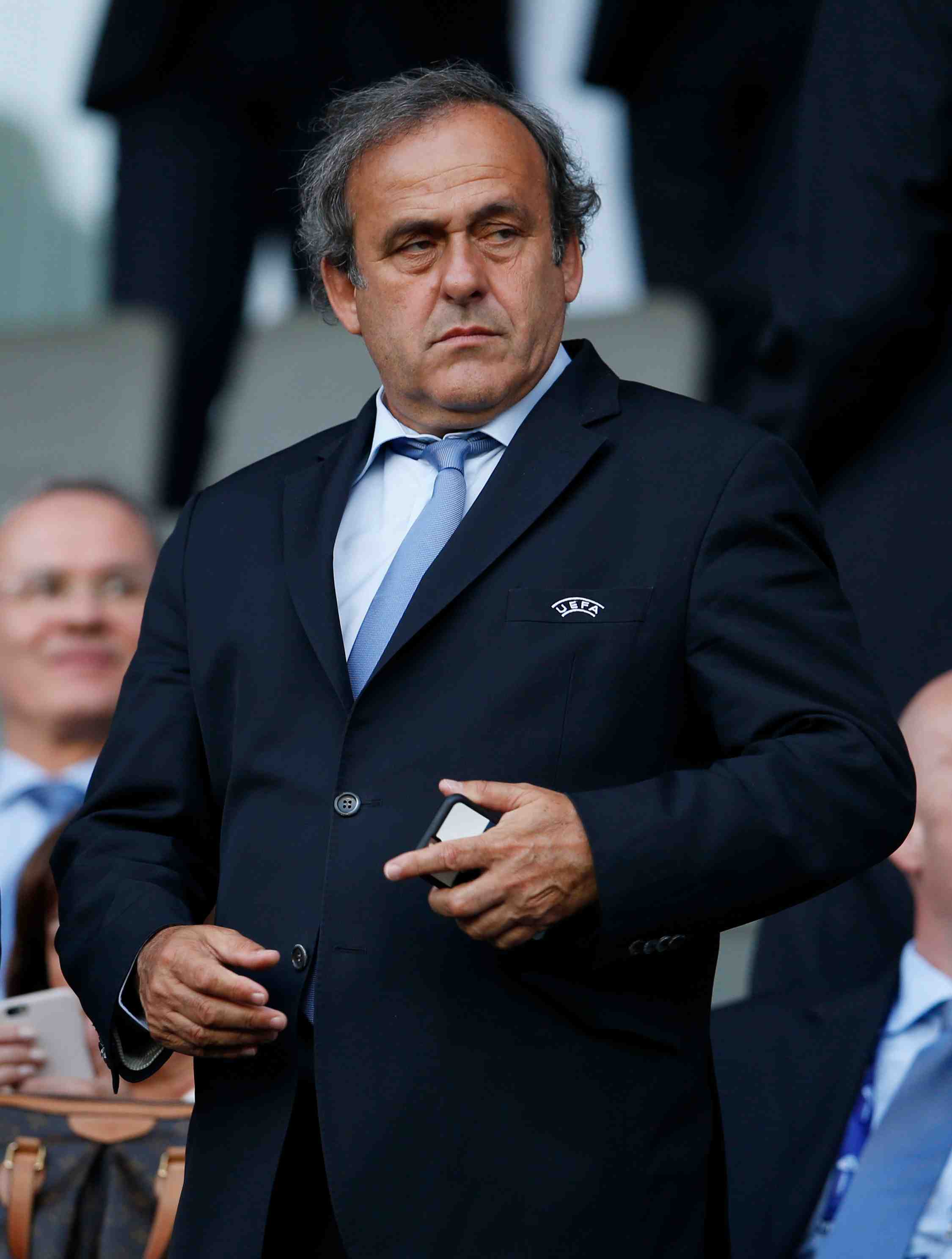 Platini, blatter et valcke suspendus !