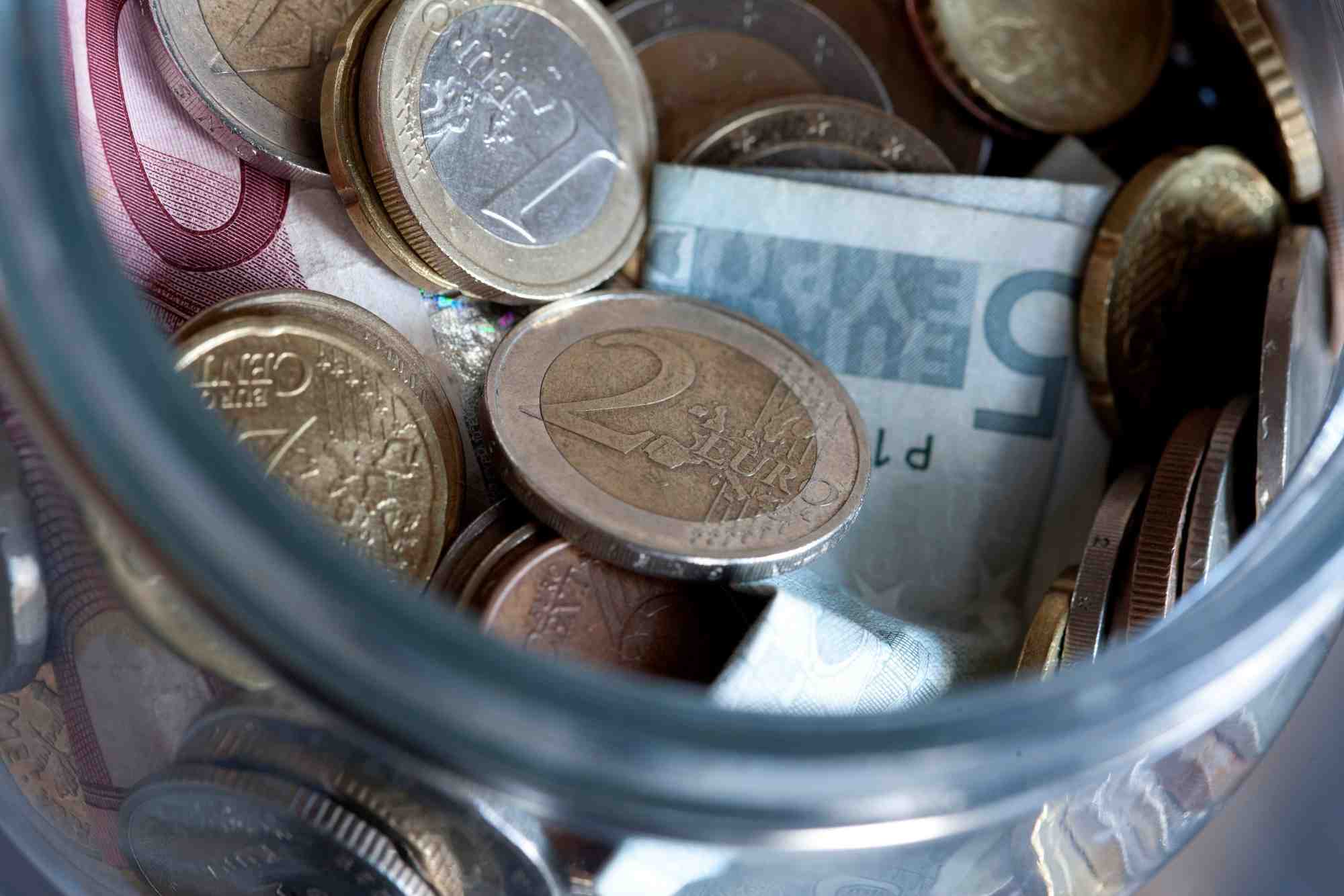 monnaie, euros, tirelire, billets, pièces