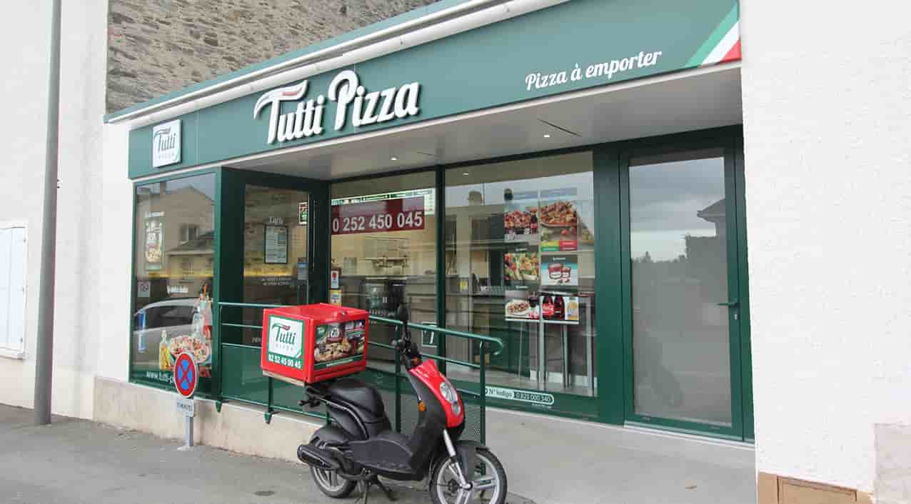 L'enseigne toulousaine va freiner sa prestation de livraison à domicile pour la laisser à des prestataires.