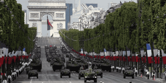 14 juillet: 11.000 policiers et un drone mobilises a paris