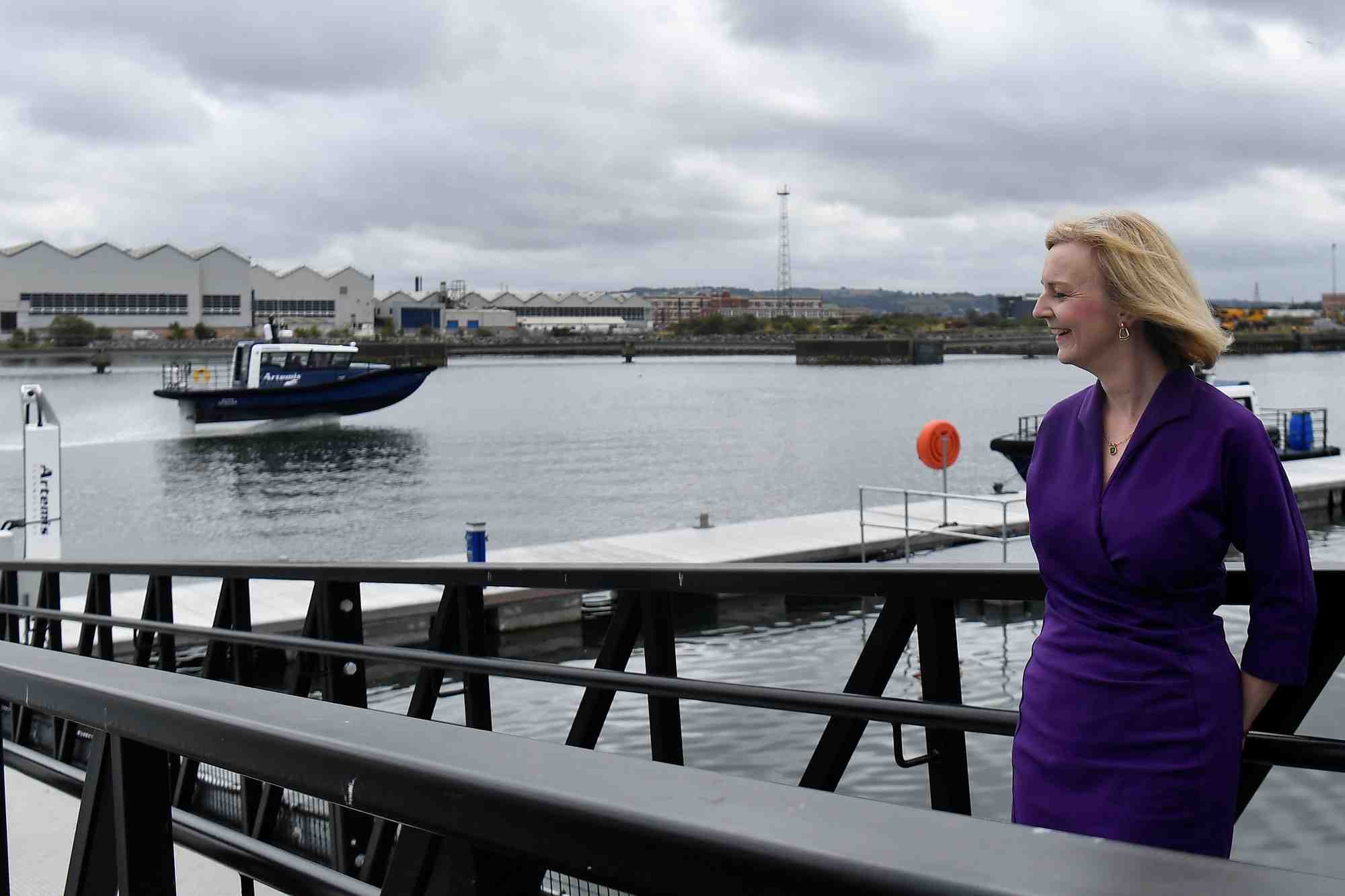 Grande-bretagne: liz truss toujours favorite dans la course au poste de premier ministre