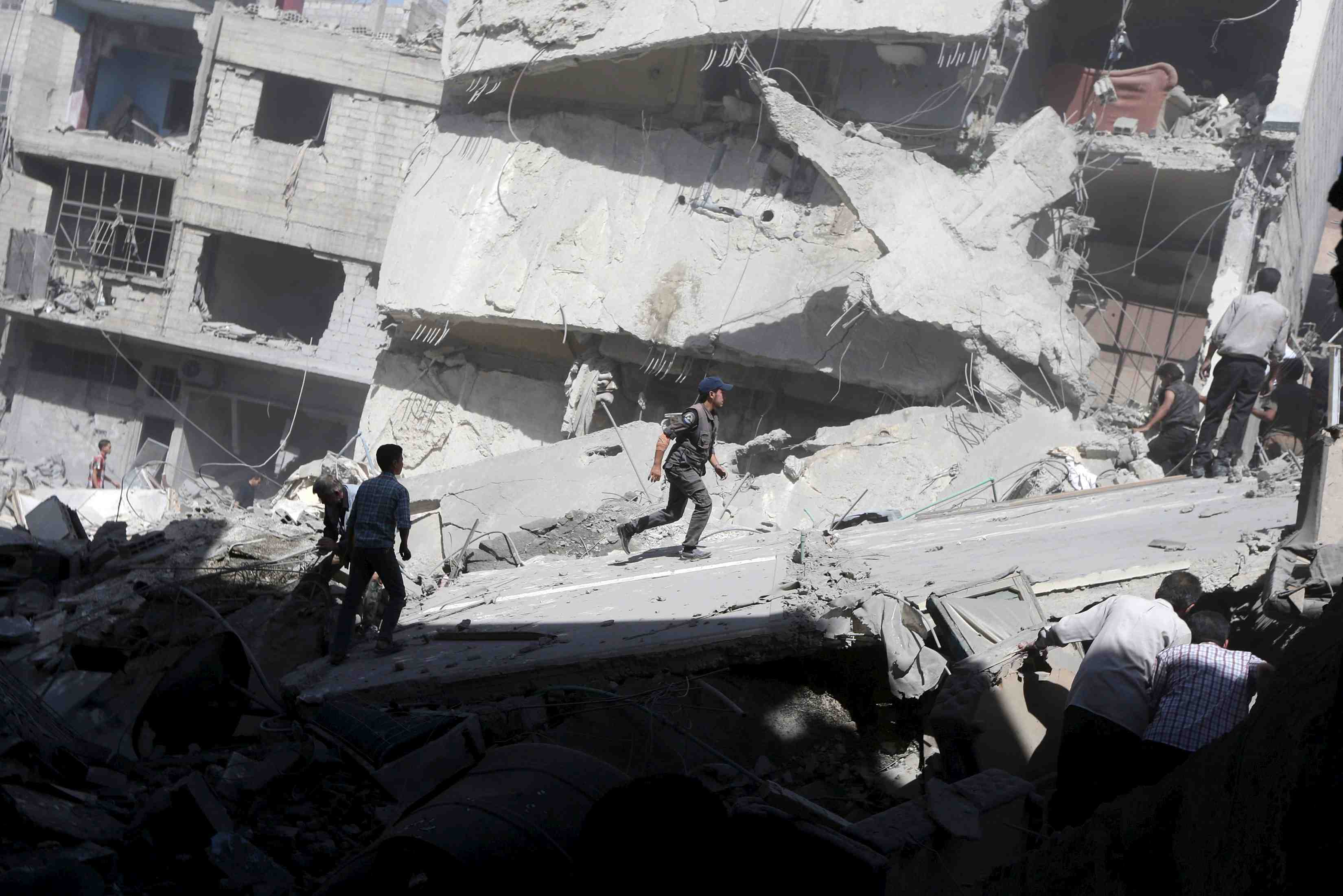 Tirs de missiles meurtriers de l'armee syrienne sur douma