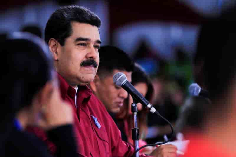 Maduro en chine a la recherche d'argent frais