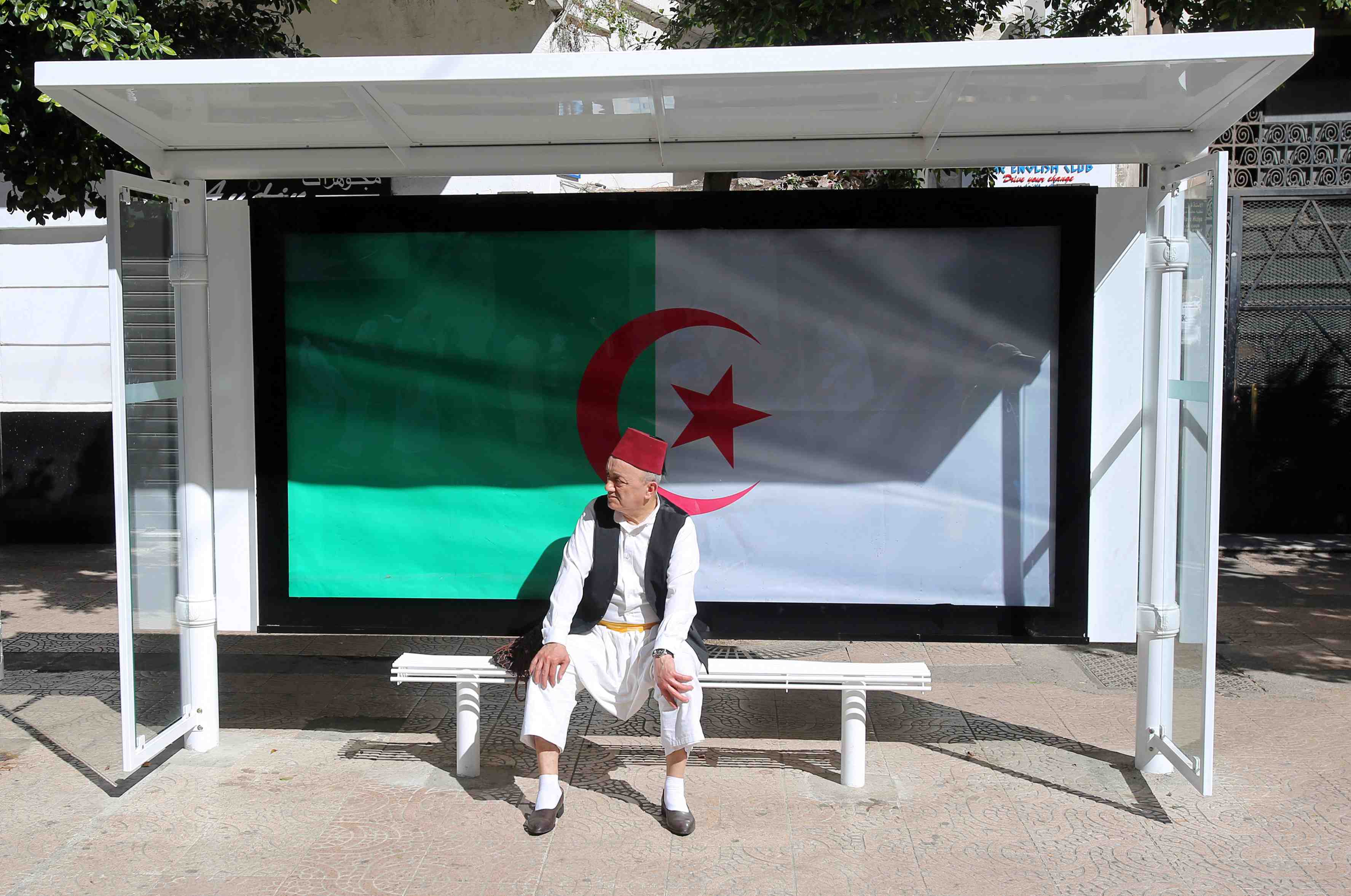 L'algerie rappelle son ambassadeur en france pour consultations