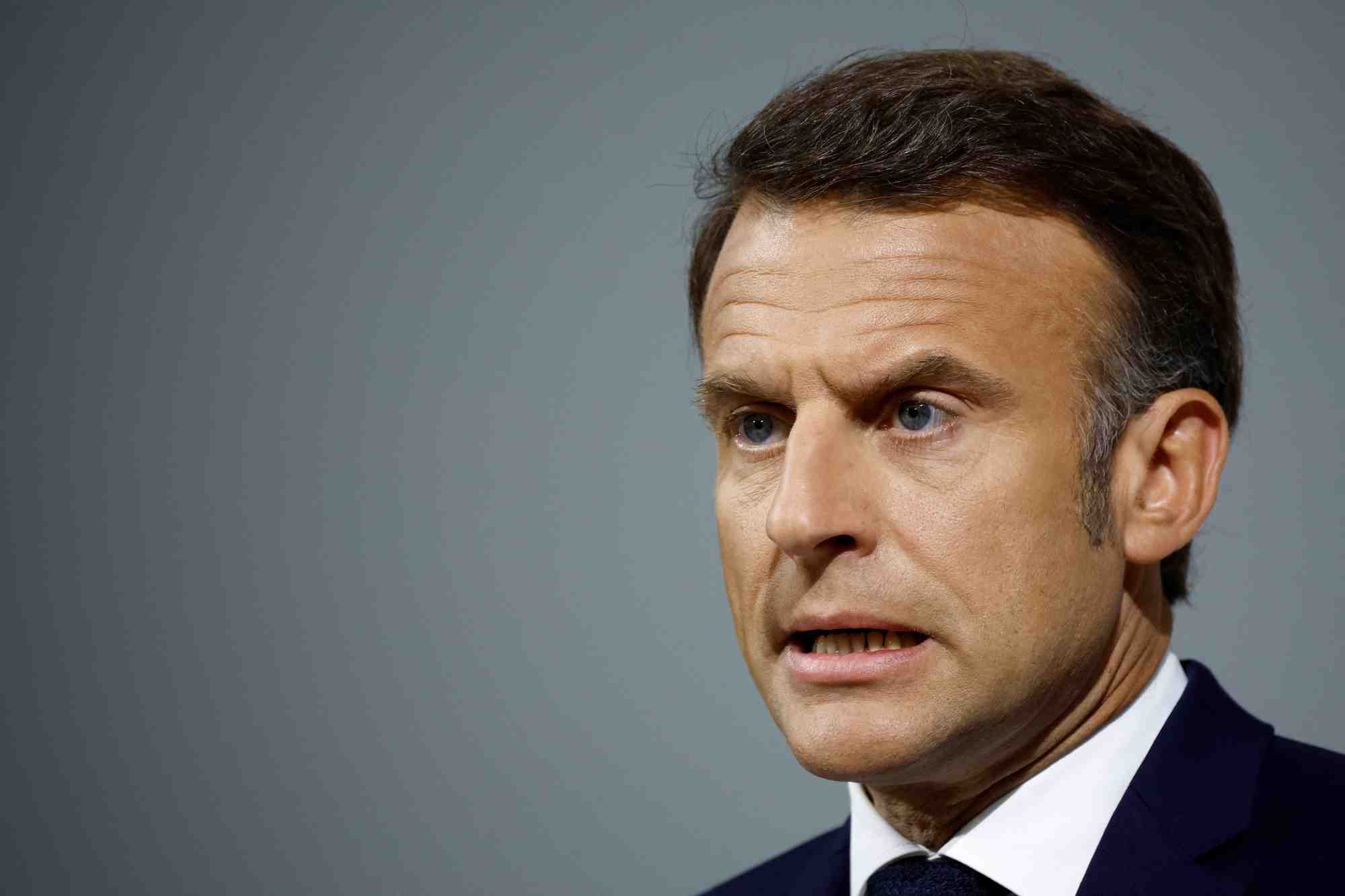Le president francais macron lors d'une conference de presse apres avoir convoque des elections legislatives