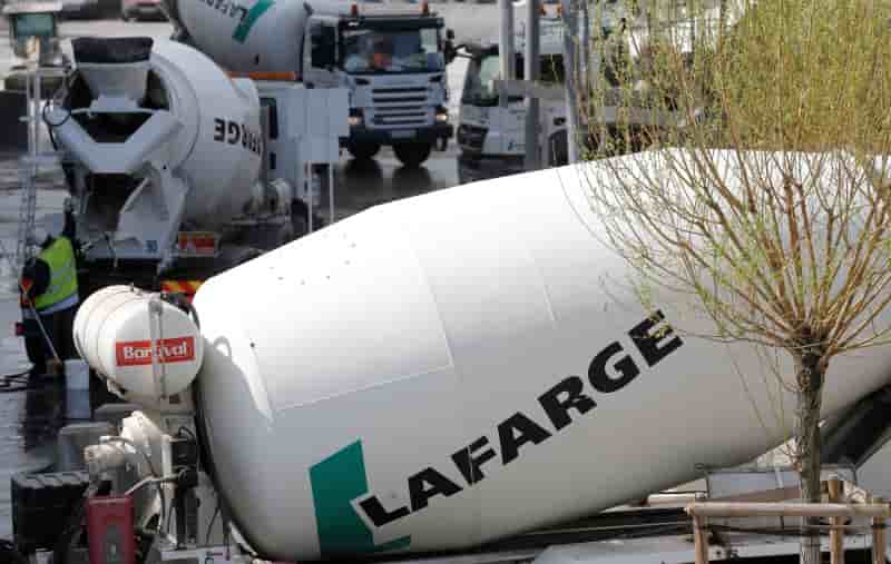 Lafarge et holcim discutent pour sauver leur projet de fusion